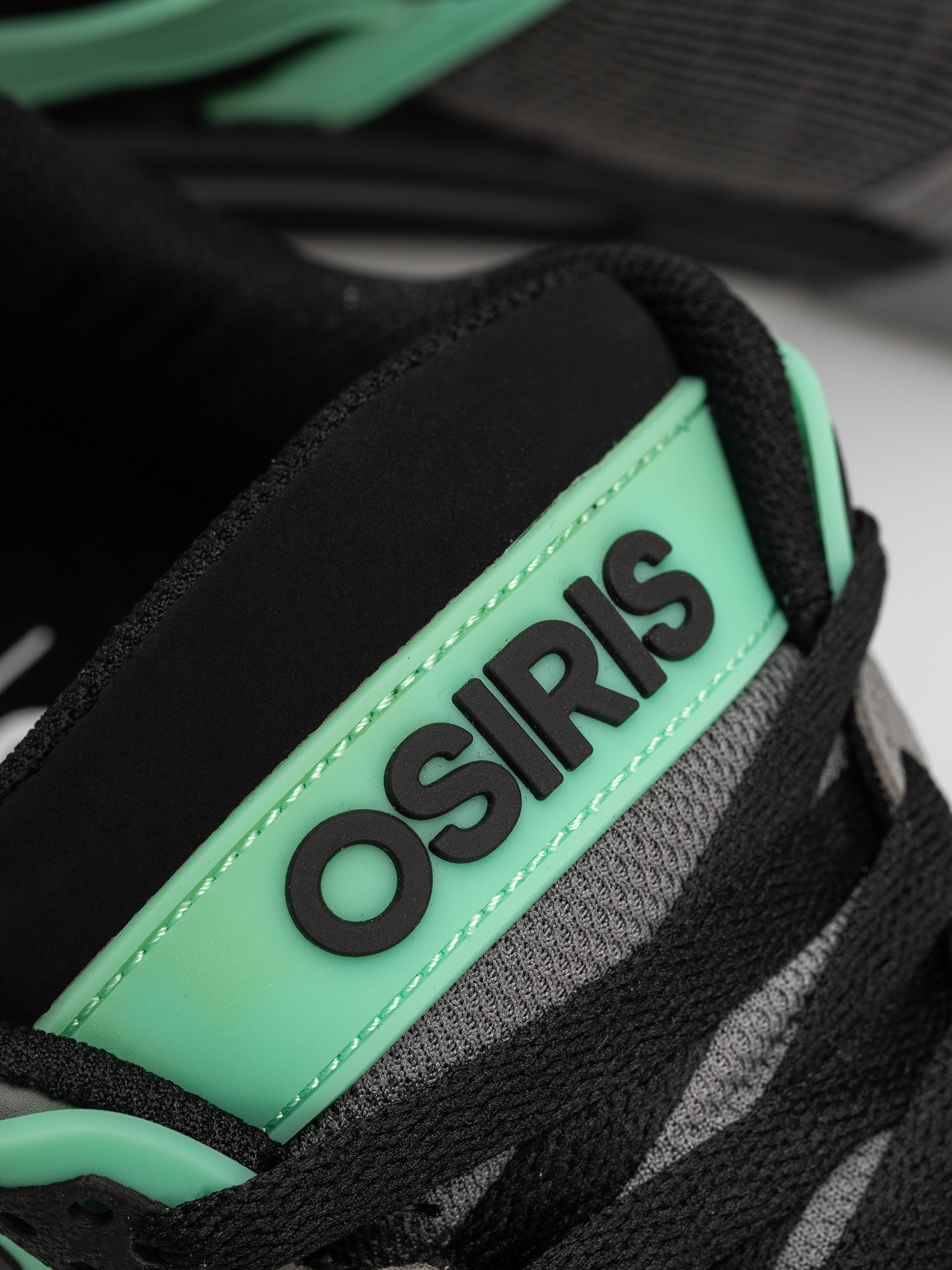 Osiris Pixel Cipők (blk/chr/grn glow)