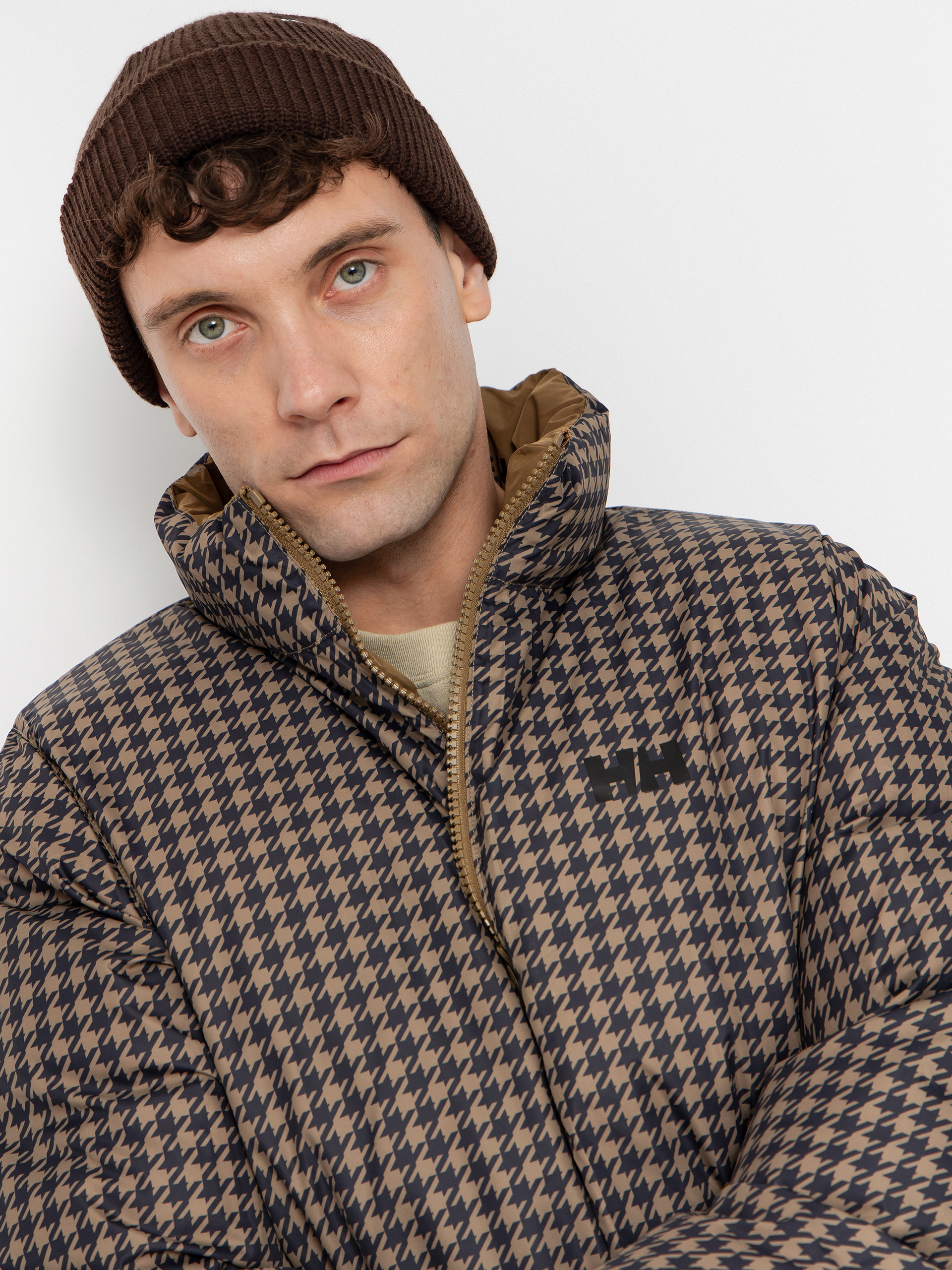 Dzseki Helly Hansen Yu 23 Reversible Puffer (sepia)