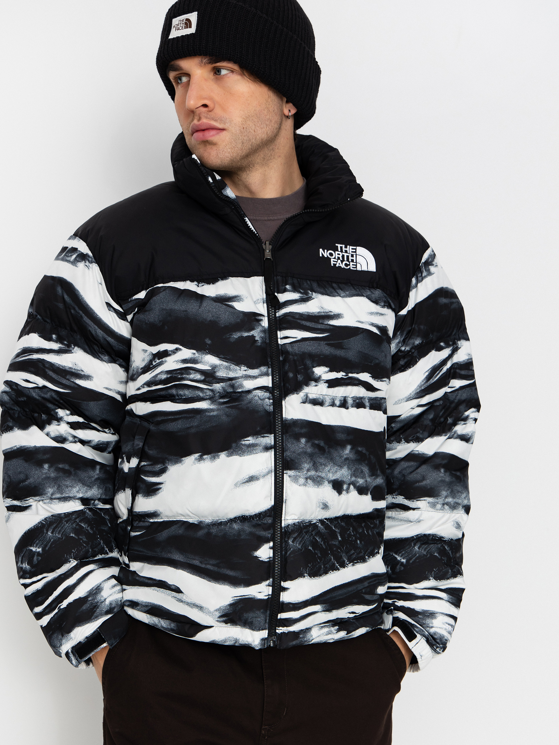 The North Face 1996 Retro Nuptse Print Dzseki (tnf black edge of light)