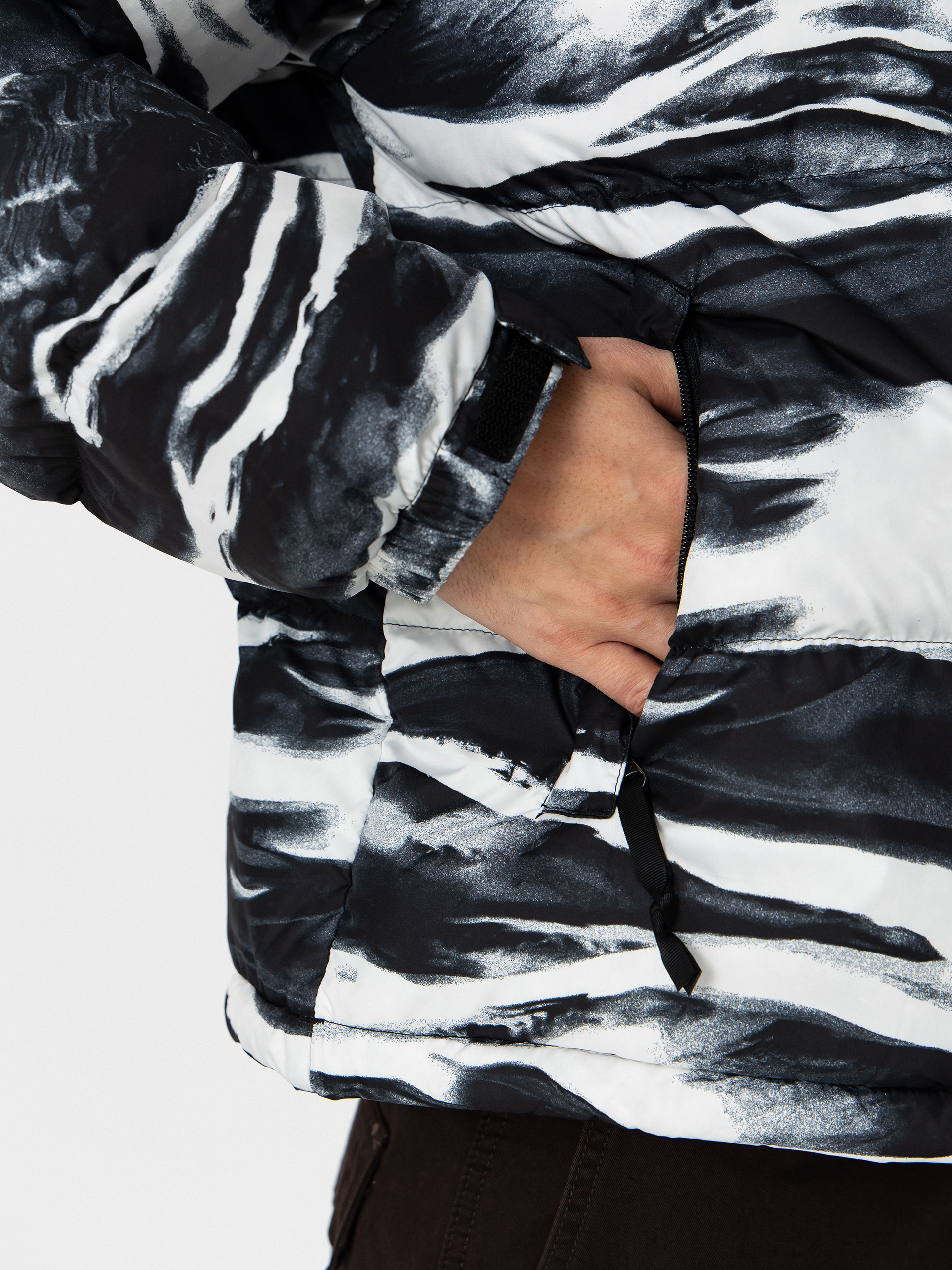 The North Face 1996 Retro Nuptse Print Dzseki (tnf black edge of light)