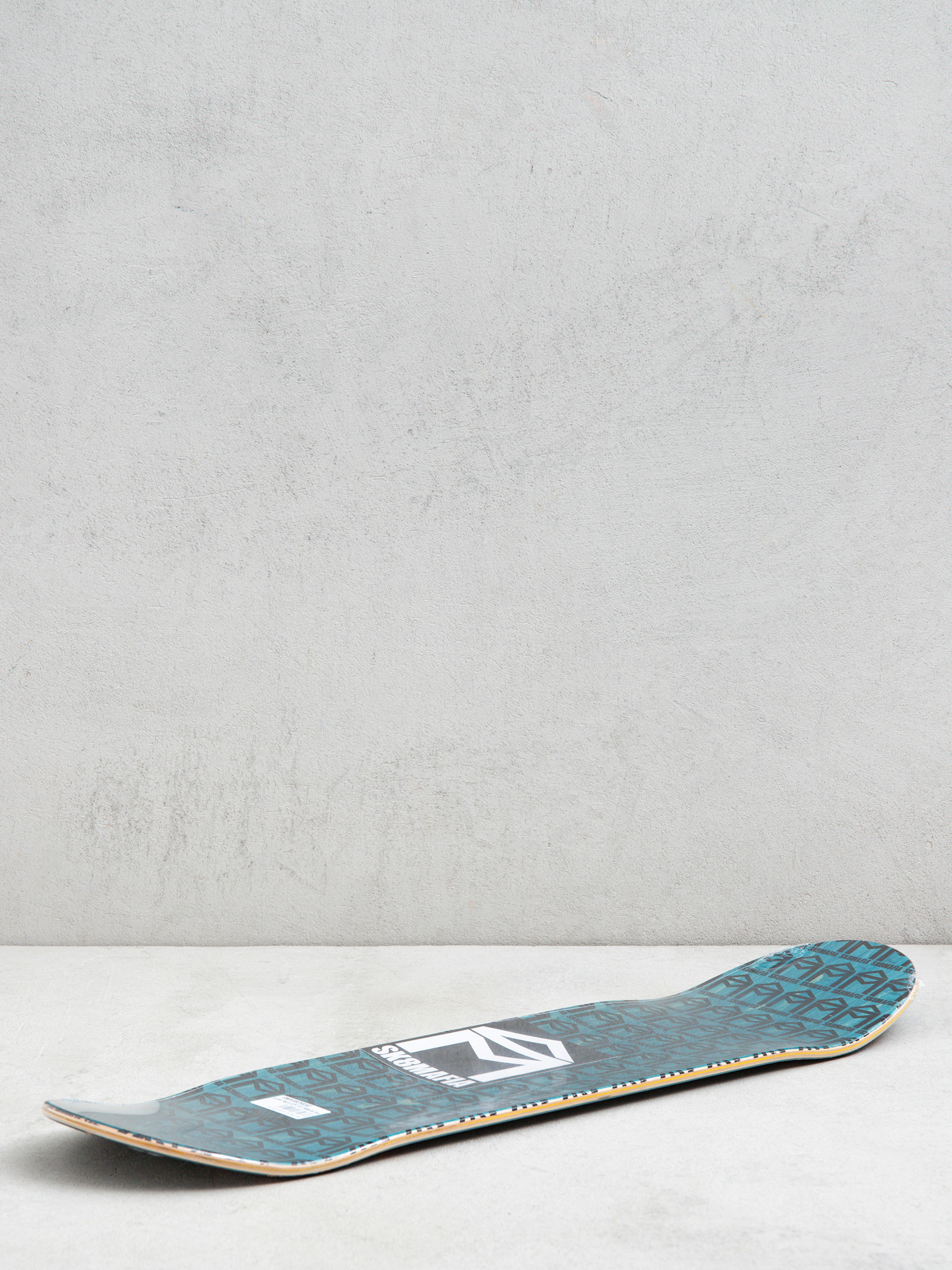 Gördeszka lap Sk8Mafia Ignition Roger (black)