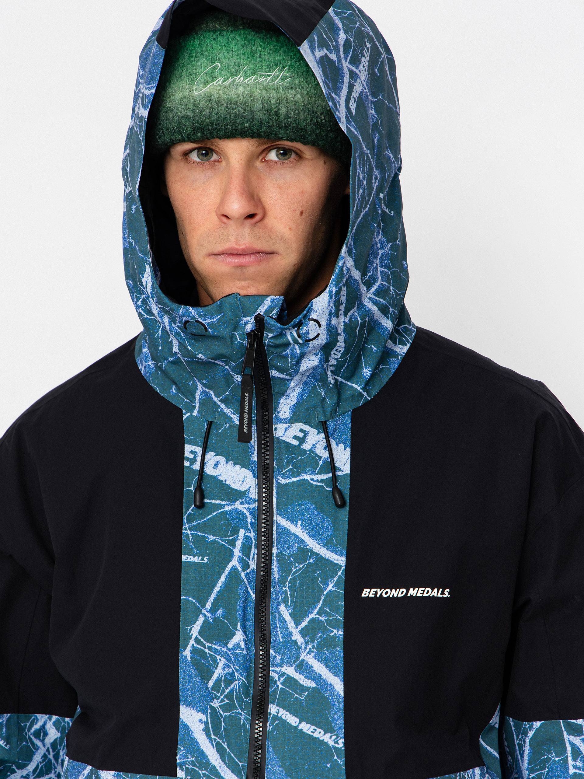 Férfi Beyond Medals Fullzip Shirakaba 2L Snowboard dzseki (print)