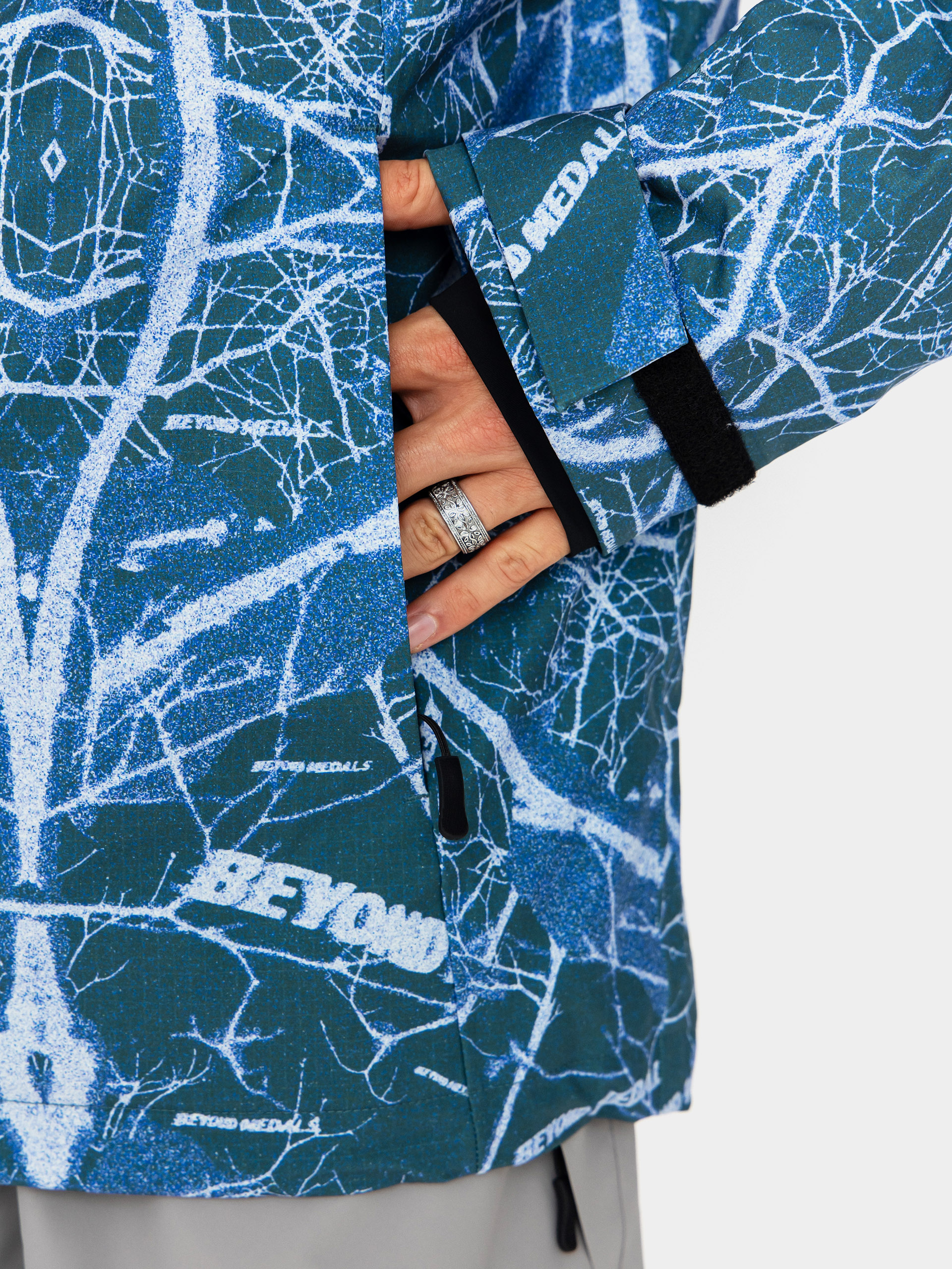 Férfi Beyond Medals Fullzip Shirakaba 2L Snowboard dzseki (print)