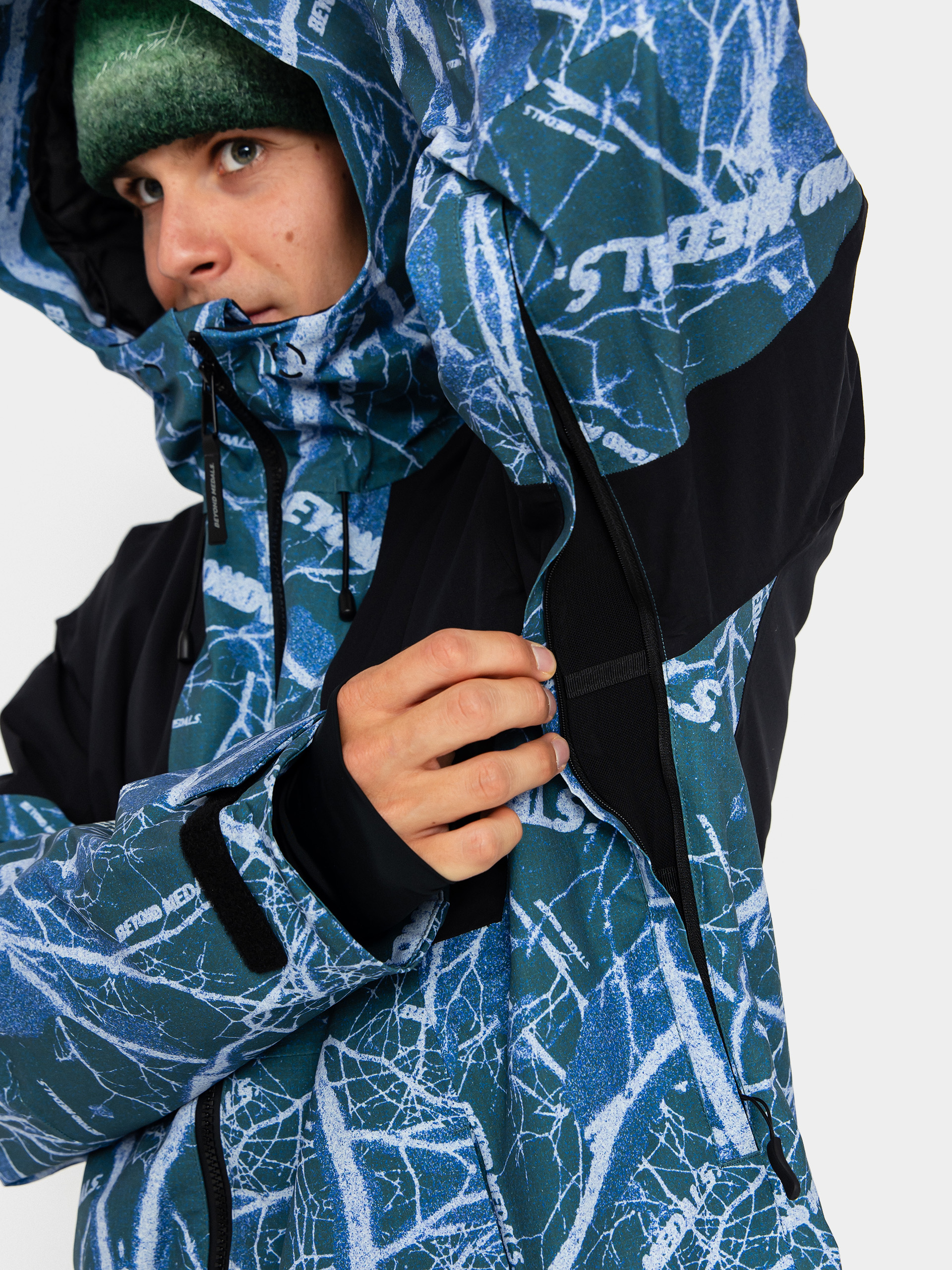 Férfi Beyond Medals Fullzip Shirakaba 2L Snowboard dzseki (print)