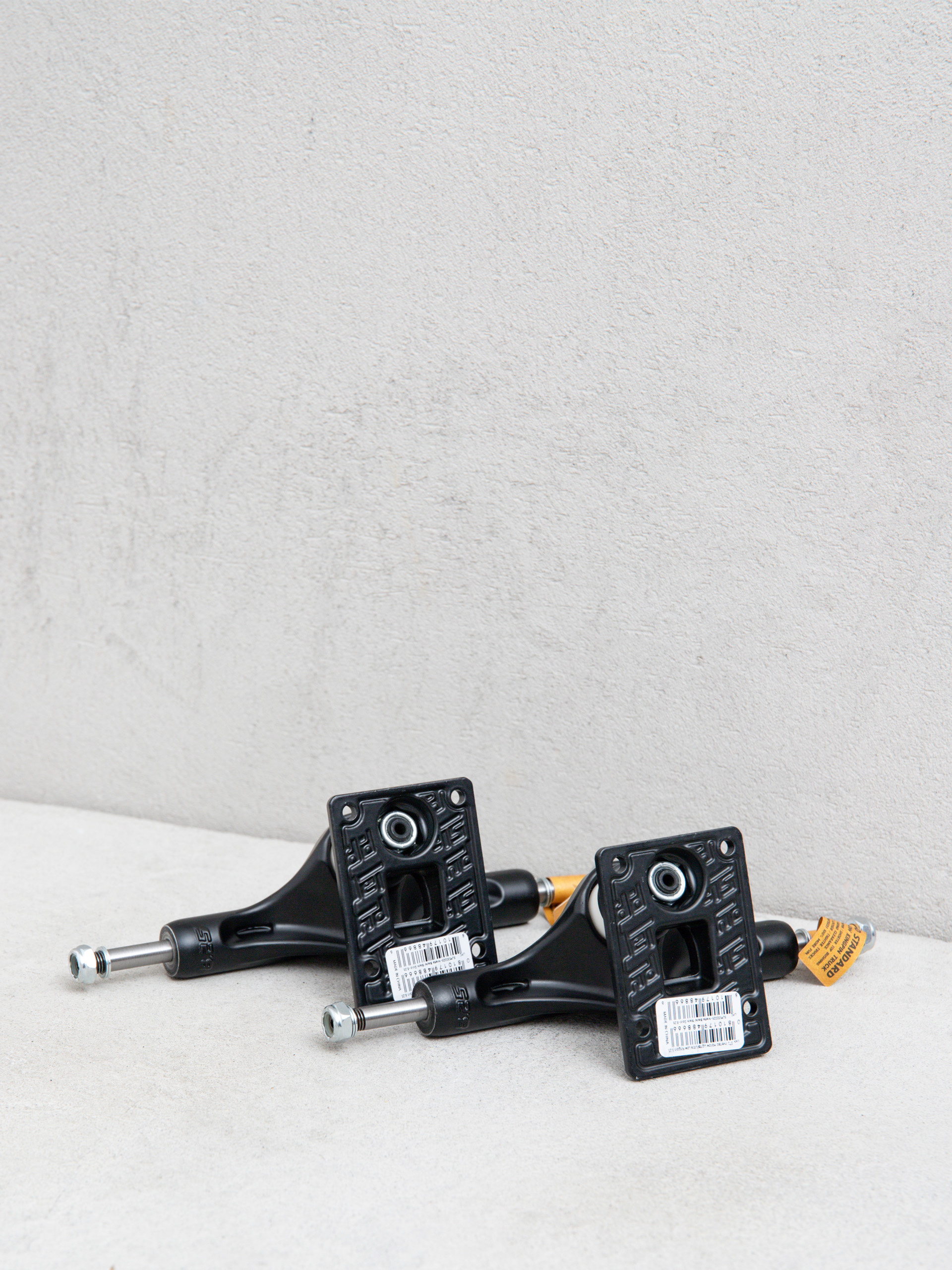 Slappy ST1 Inverted Hollow Lights Ultra Low Gördeszka felfüggesztés (matte black/black gold)