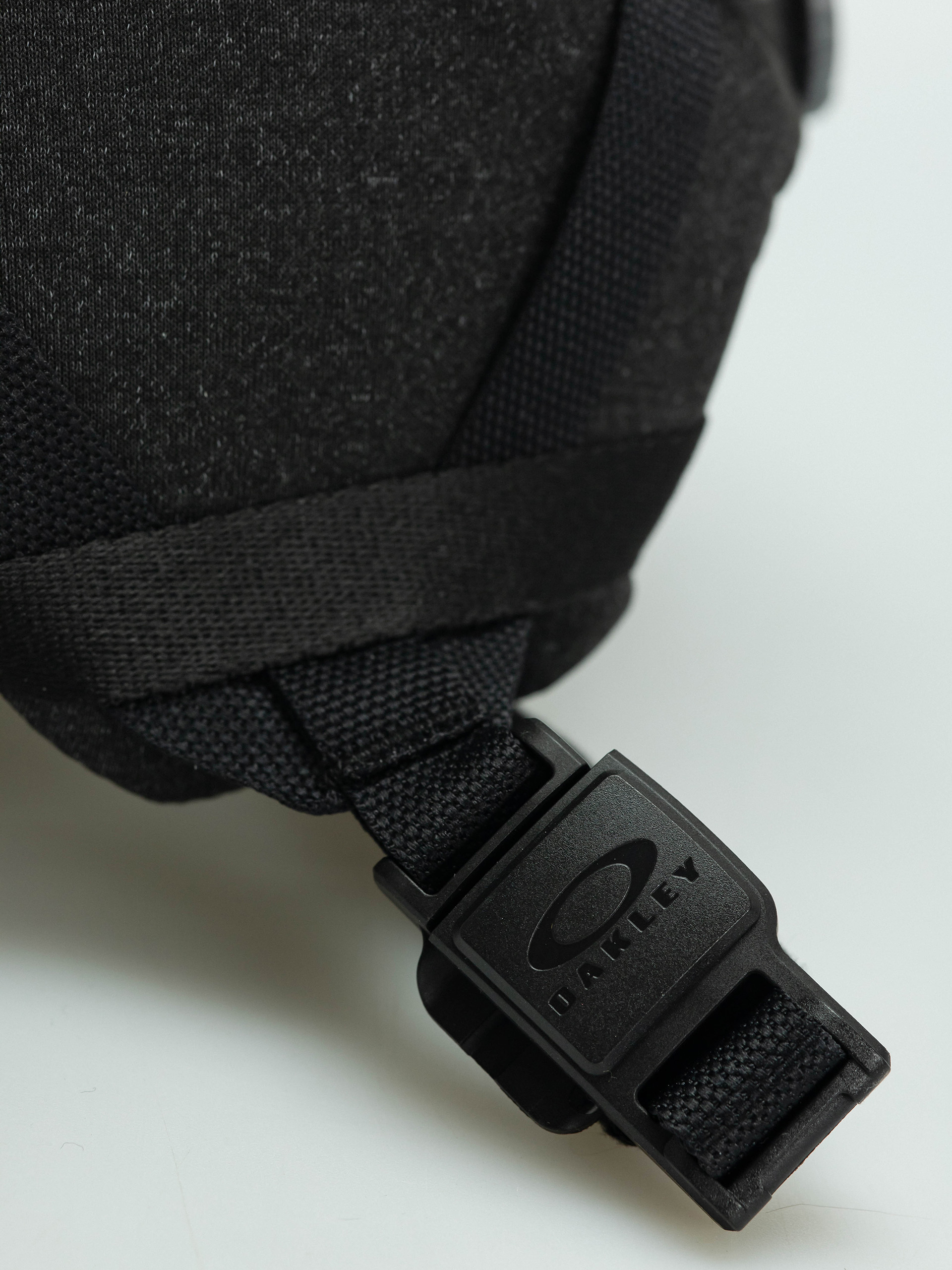 Sisak Oakley Mod1 Mips I.C.E. (i.c.e black reflective)