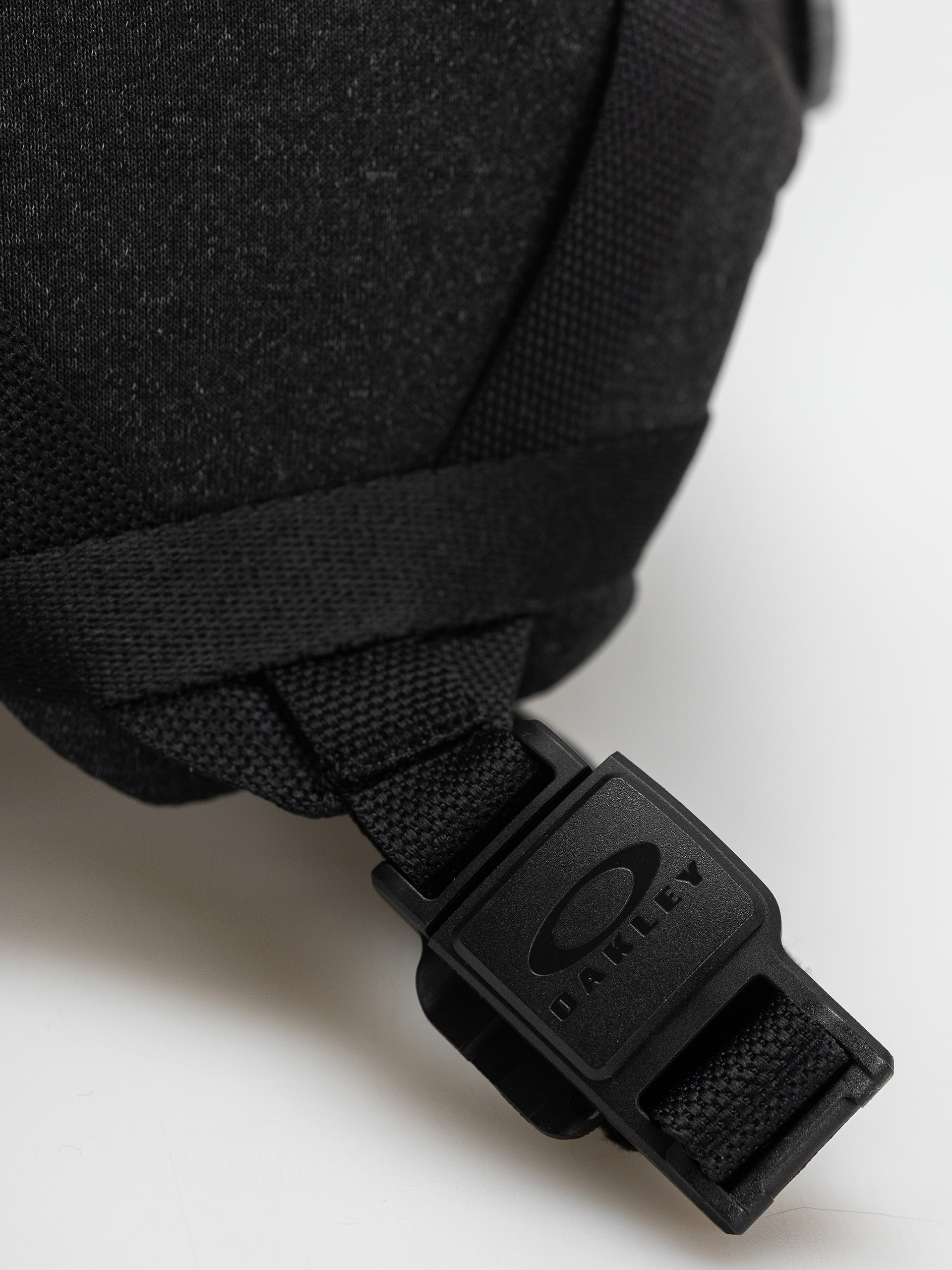 Sisak Oakley Mod1 Mips I.C.E. (i.c.e black reflective)