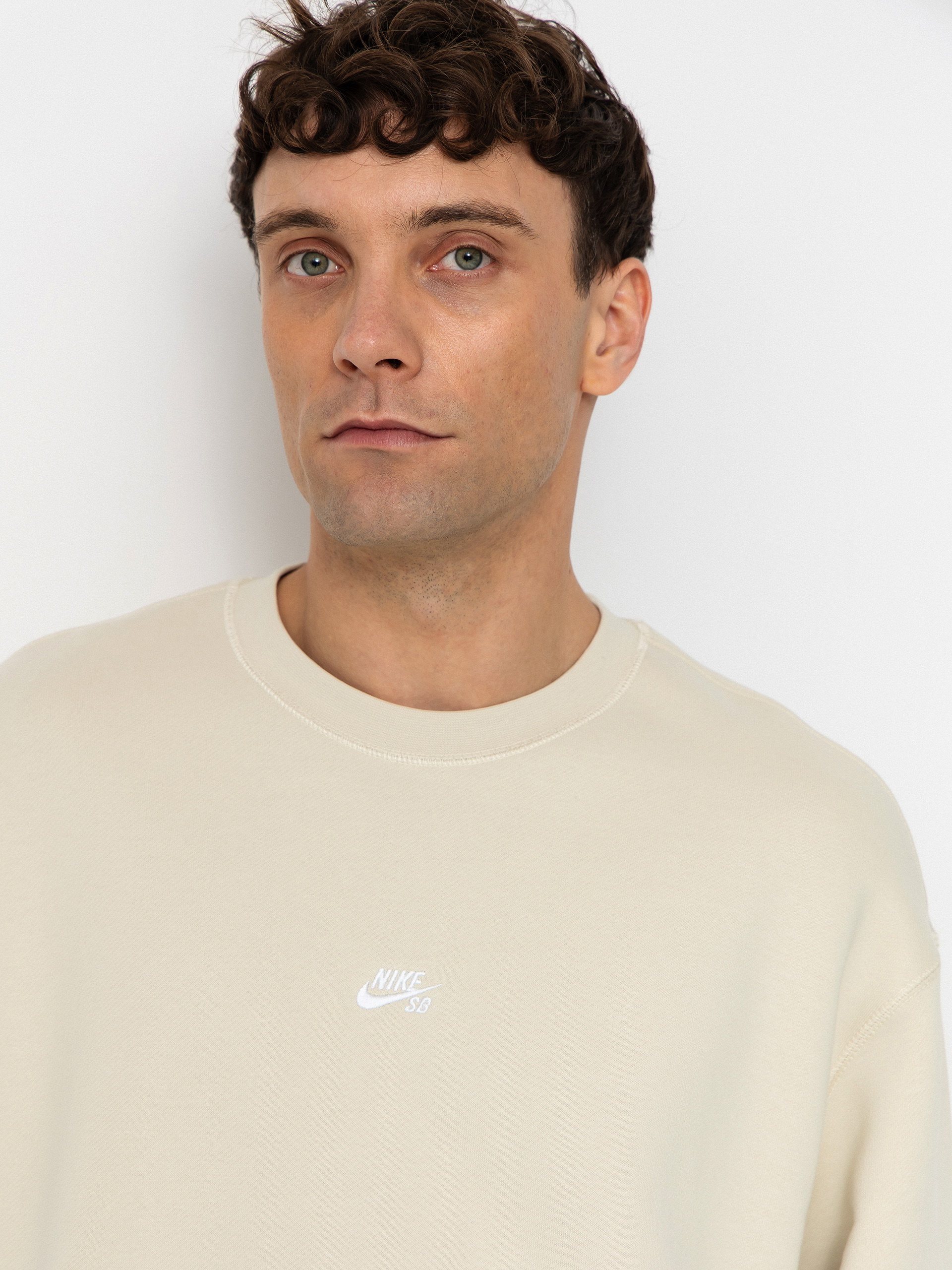 Nike SB Essential Logo Crew Pulóver (lt khaki/white)