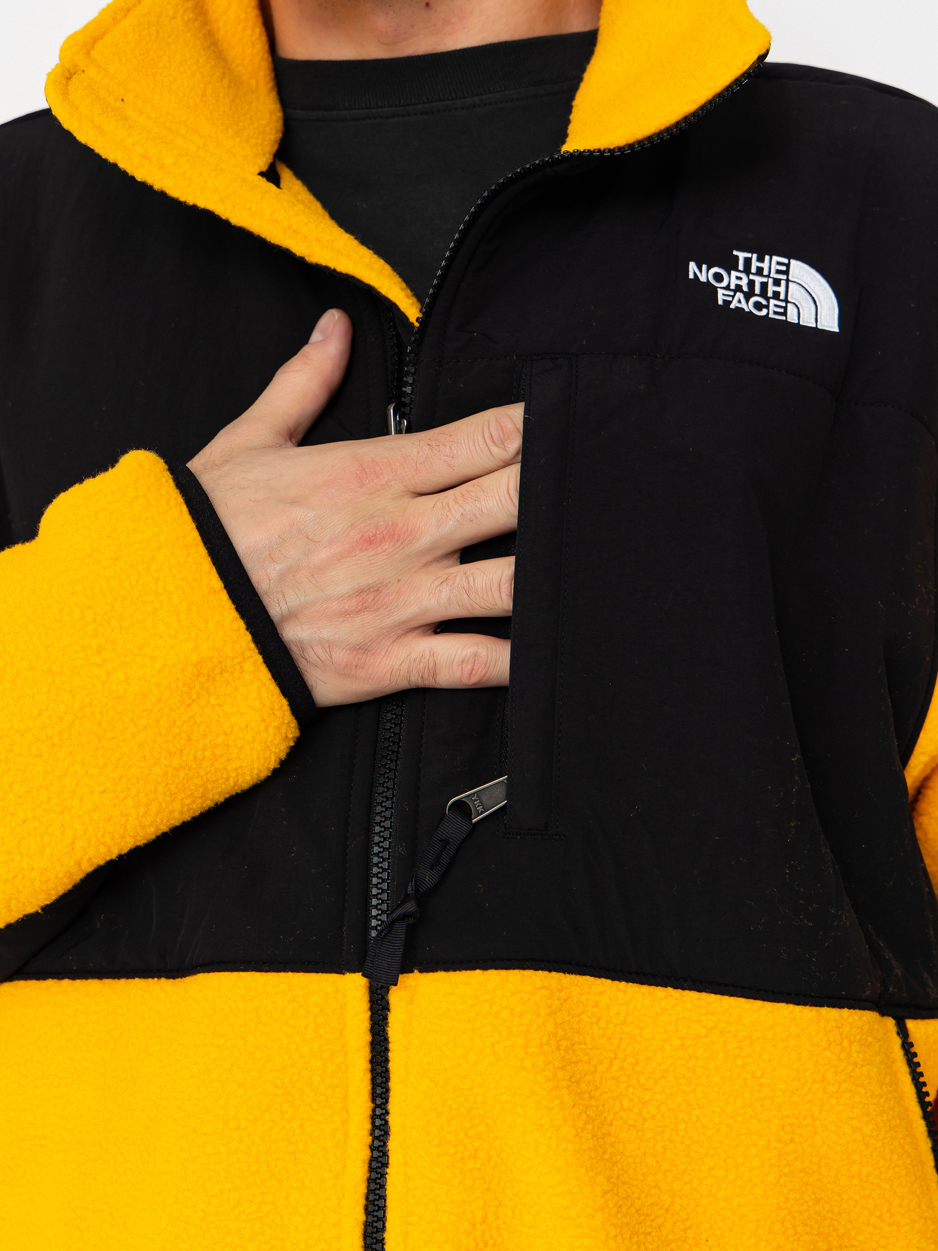 Dzseki The North Face Retro Denali (summit gold/tnf black)