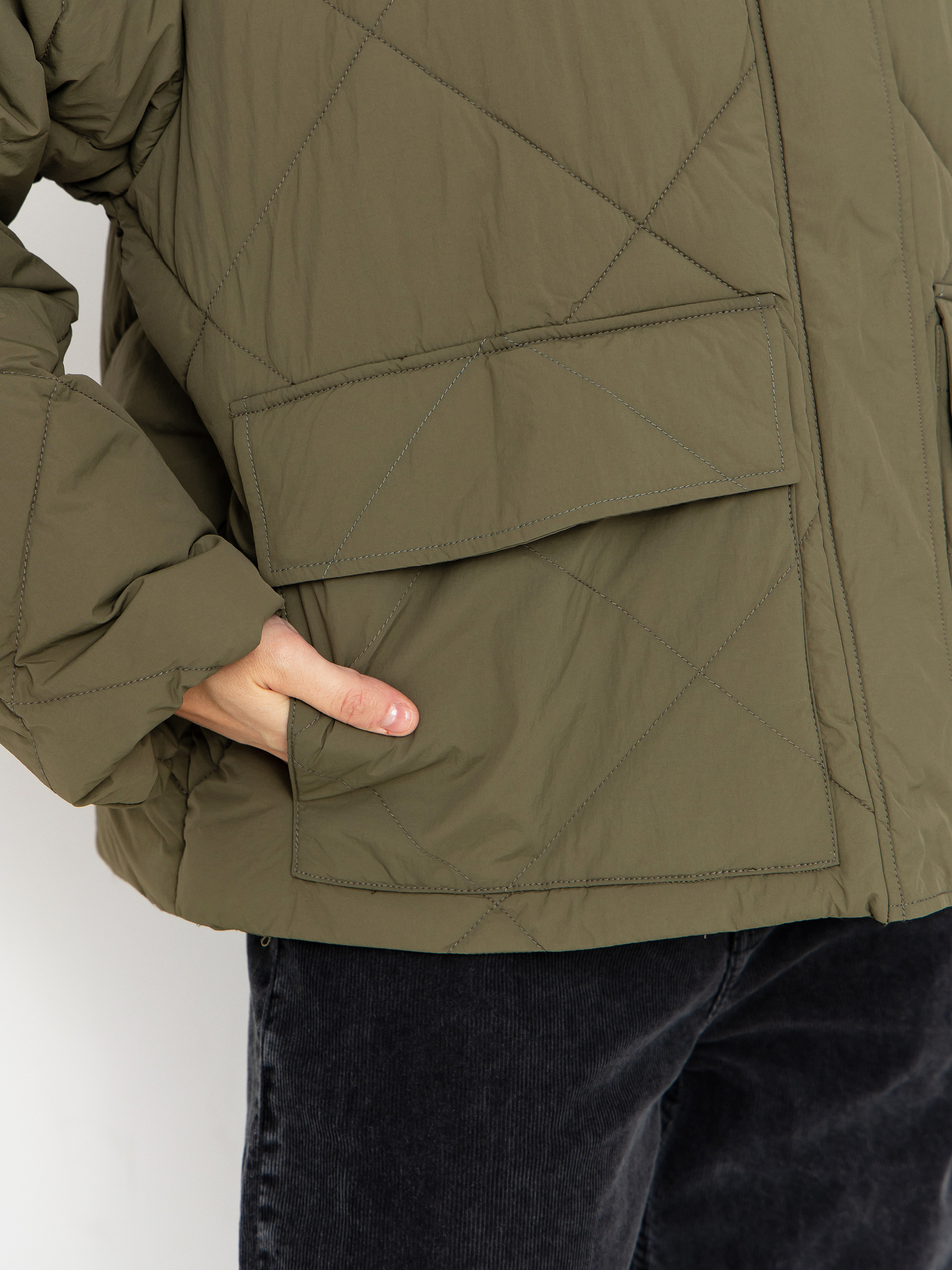 Dzseki Volcom Out Of Boxy Puff Wmn (wintermoss)