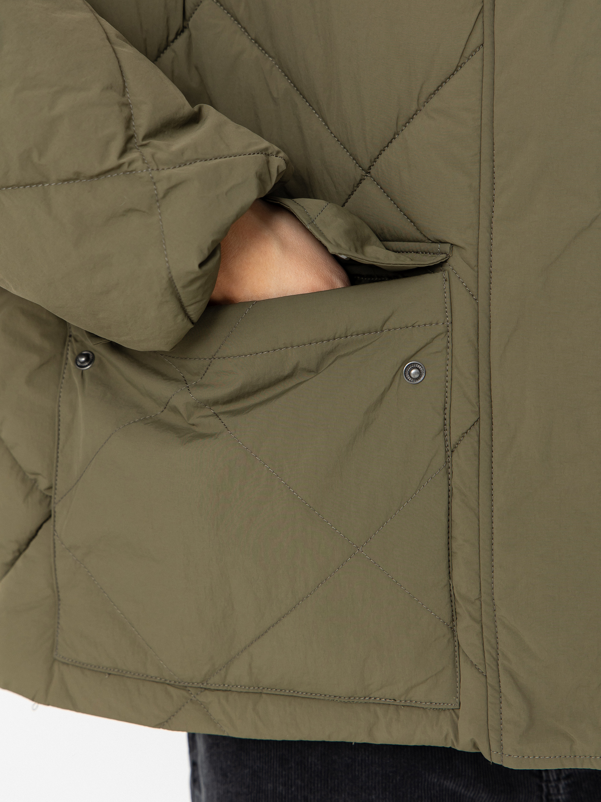 Dzseki Volcom Out Of Boxy Puff Wmn (wintermoss)