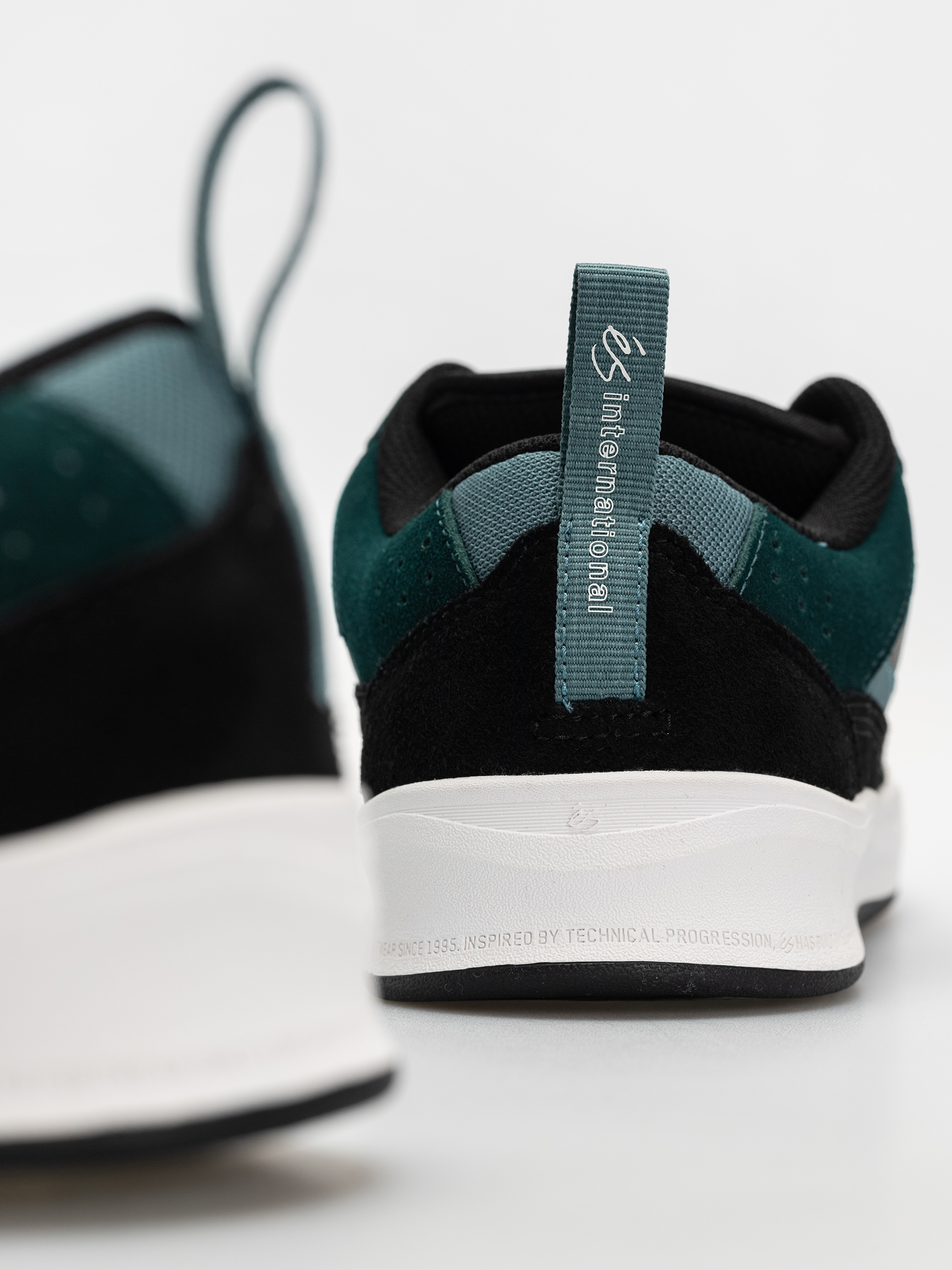 eS Swift 2.0 Cipők (black/green)