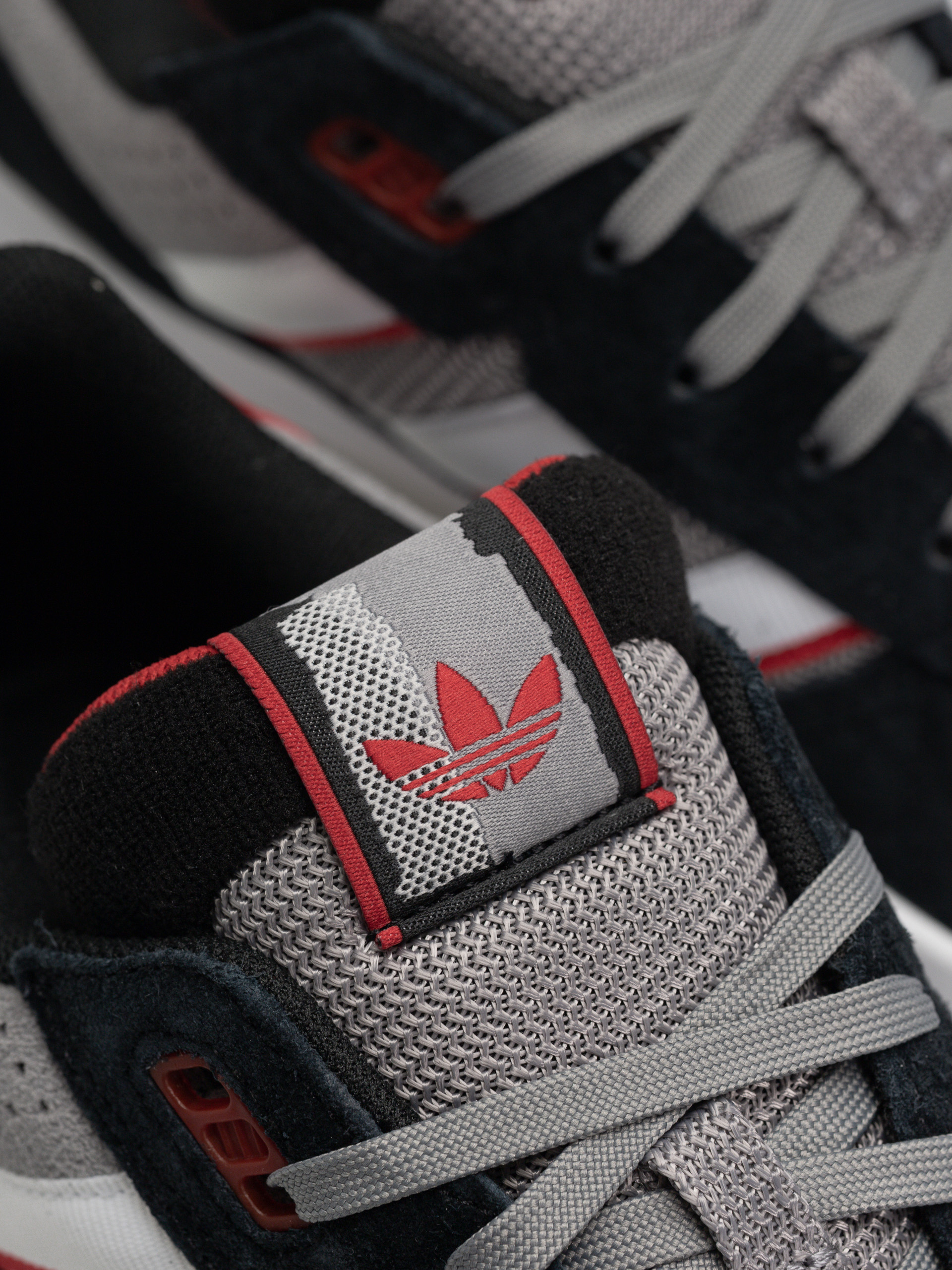 adidas Tekkira Cup Cipők (cblack/ftwwht/betsca)