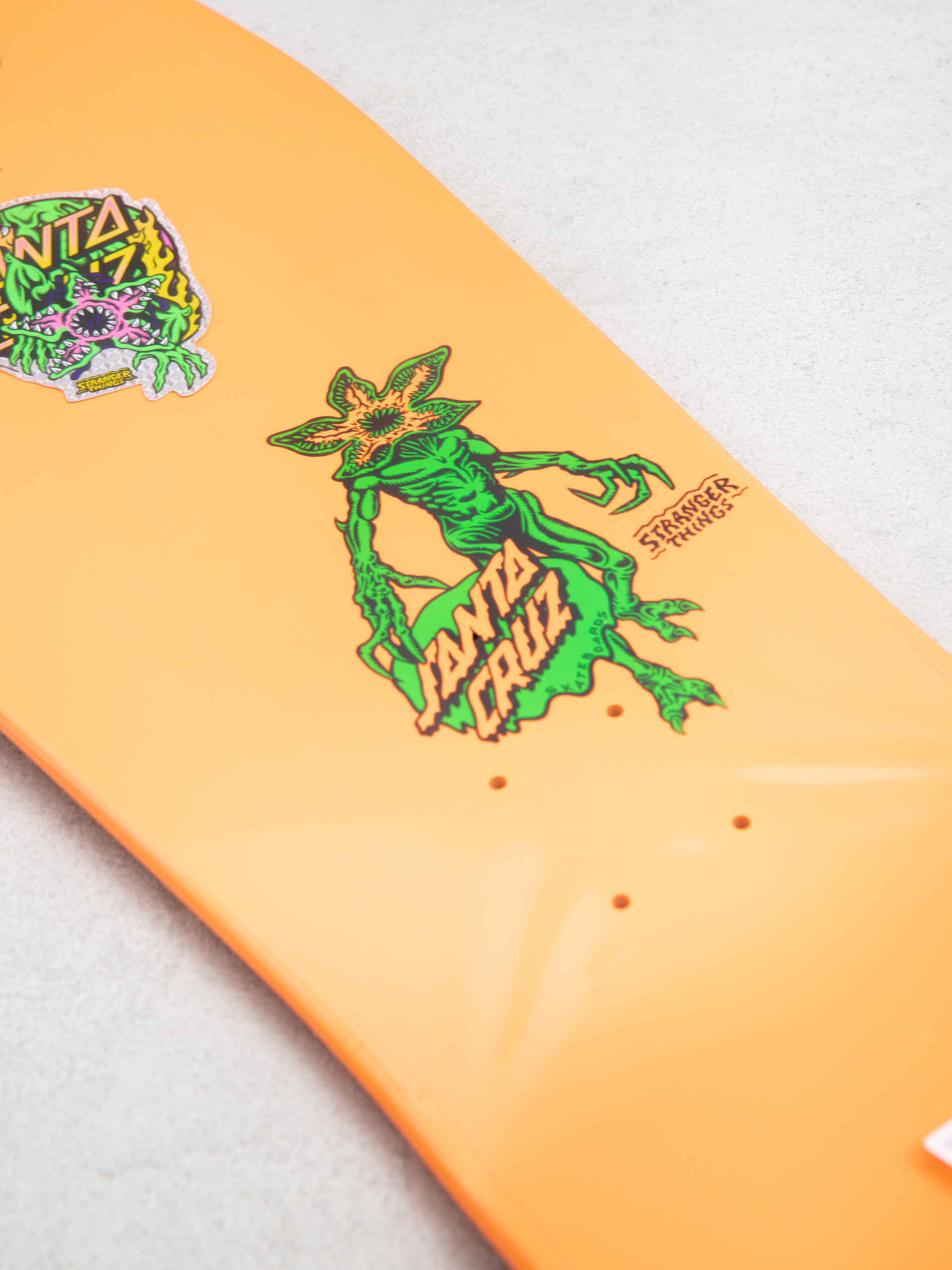 Gördeszka lap Santa Cruz X Stranger Things Salba Demogorgon