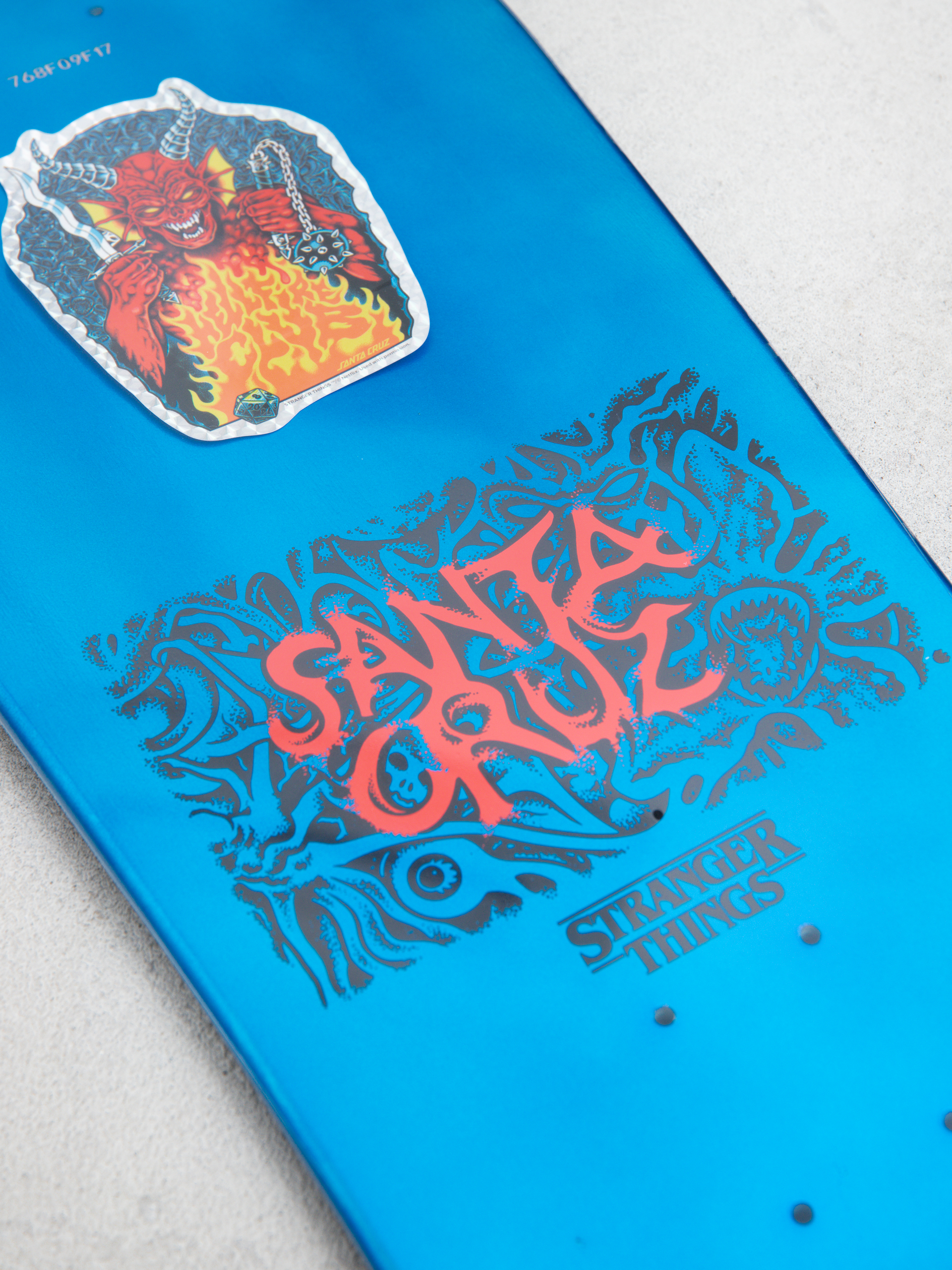 Gördeszka lap Santa Cruz X Stranger Things Knox Hellfire Pit