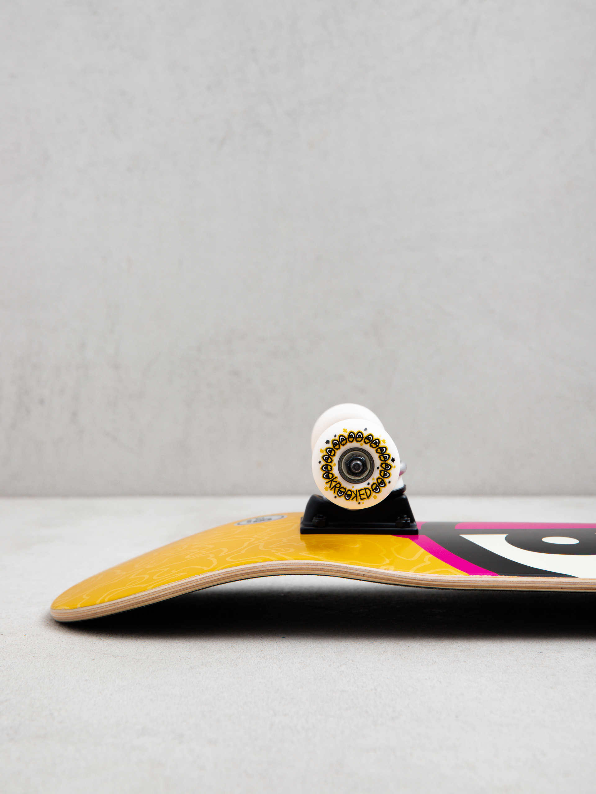 Komplett gördeszka Krooked Eyes N Birds