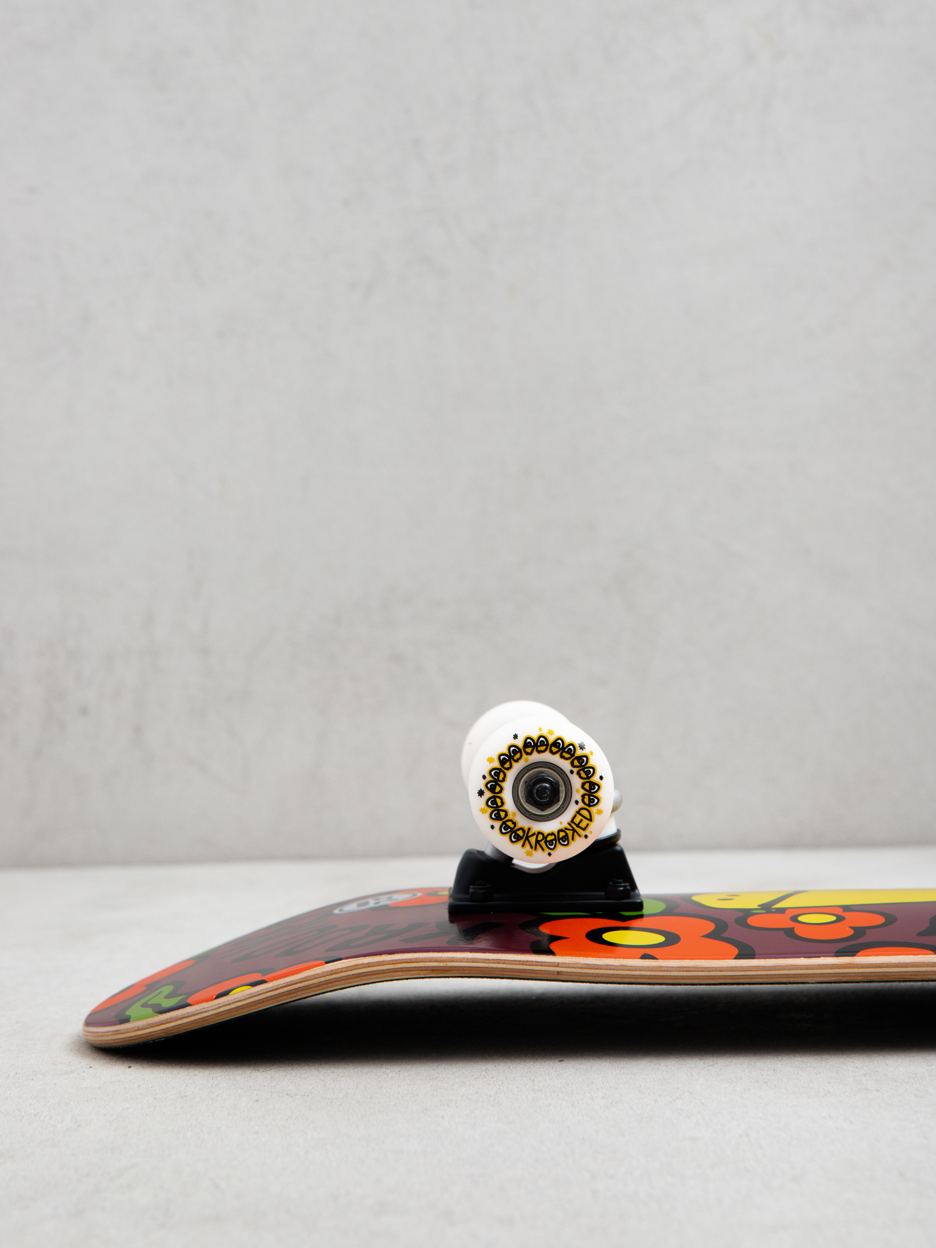 Komplett gördeszka Krooked Shmoo Vibes