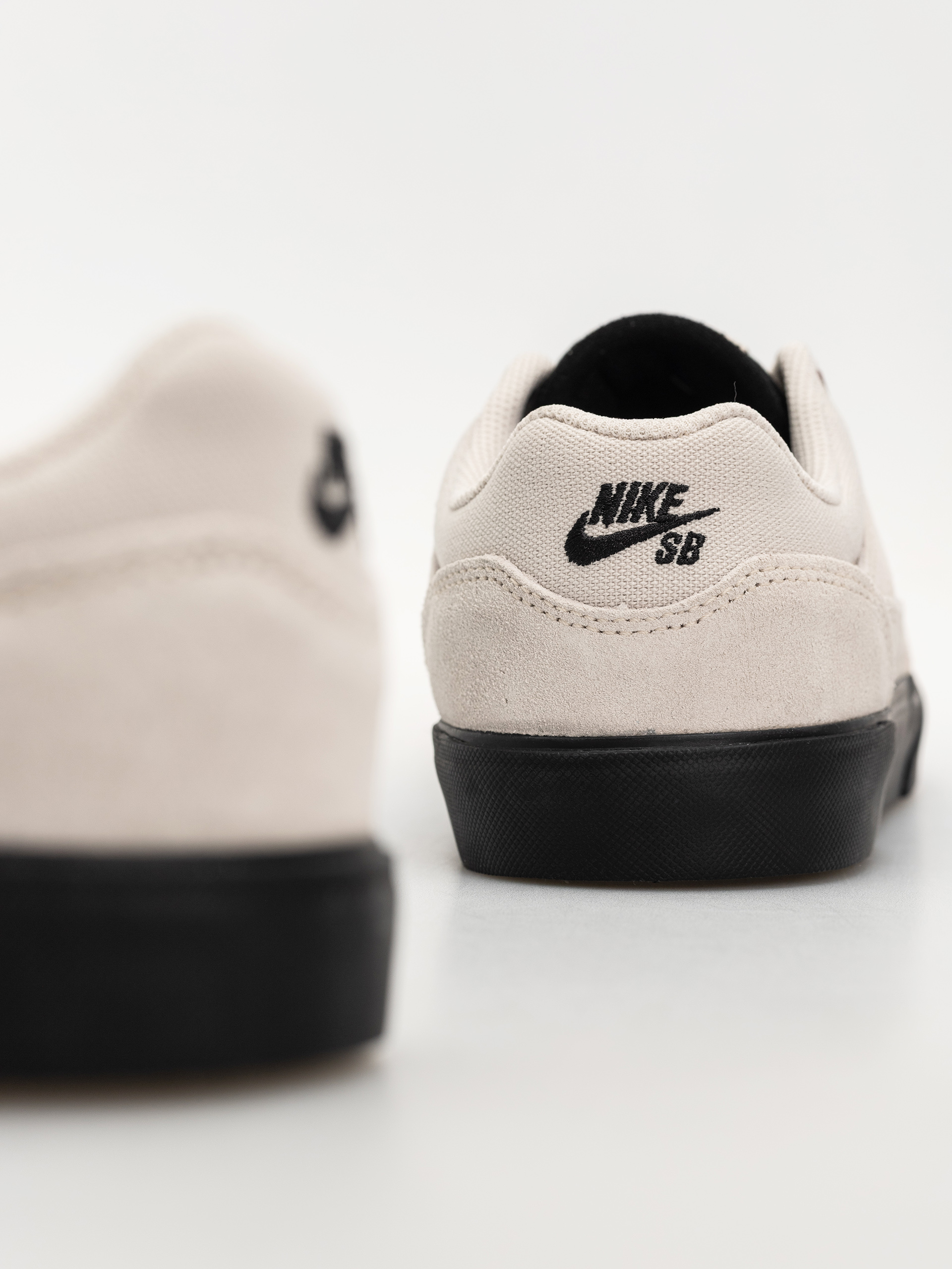 Nike SB Malor Cipők (lt orewood brn/team red black)