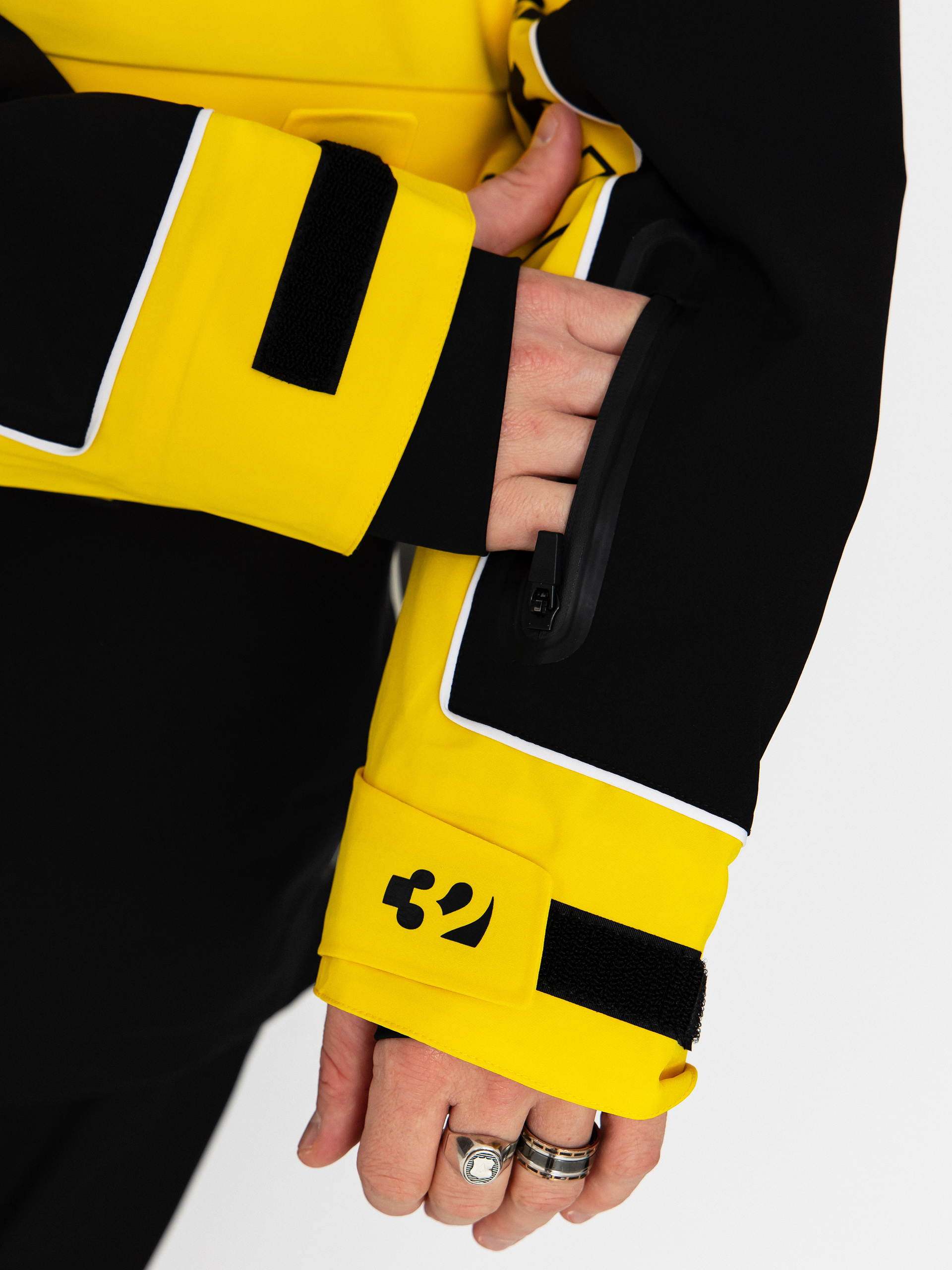 Férfi Snowboard dzseki ThirtyTwo Light Anorak (black/yellow)