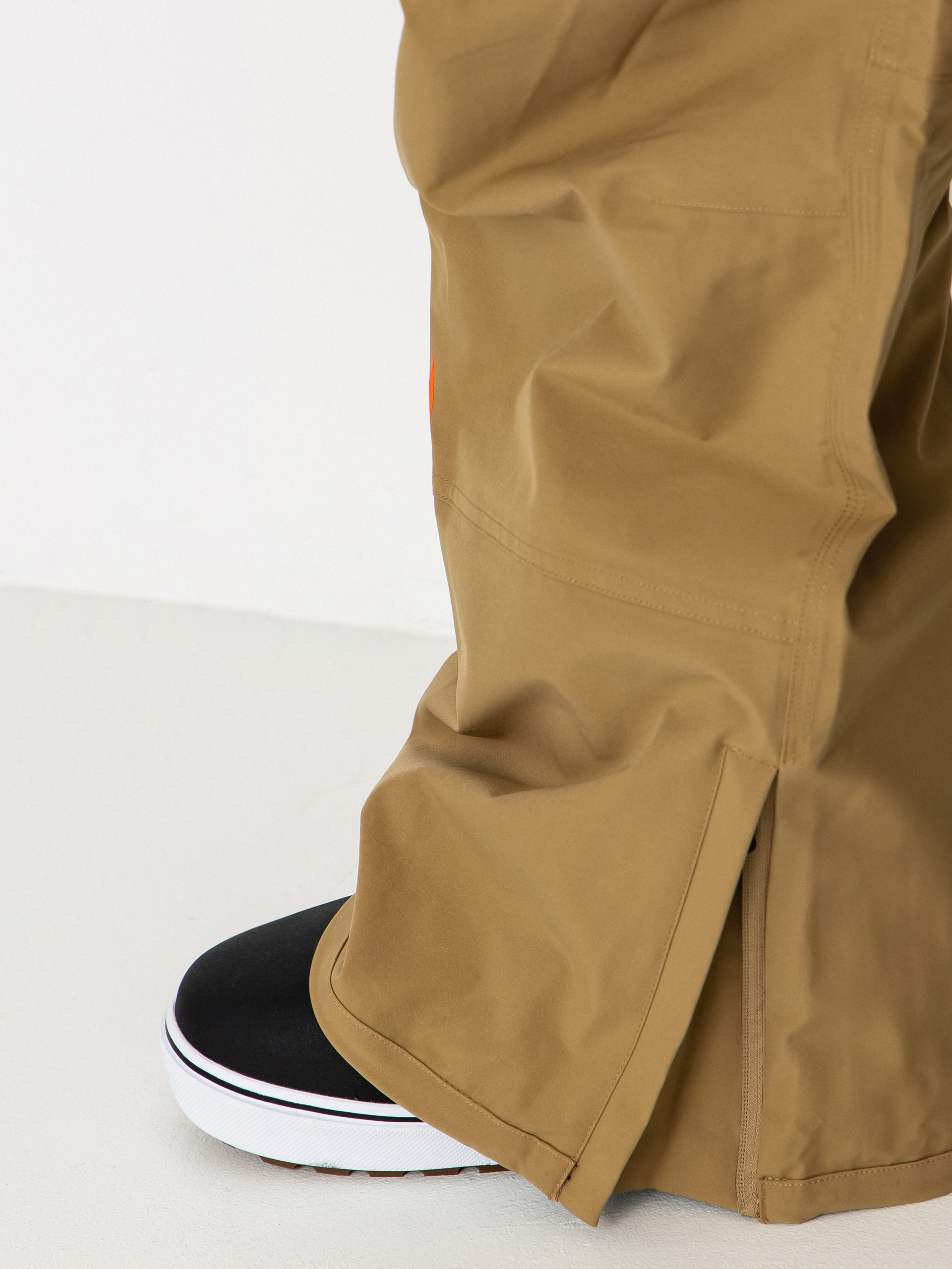 Férfi Snowboard nadrág ThirtyTwo Basement Bib (khaki)