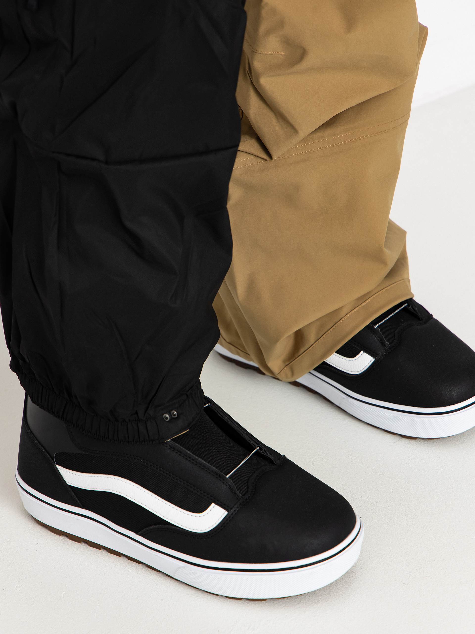 Férfi Snowboard nadrág ThirtyTwo Basement Bib (khaki)