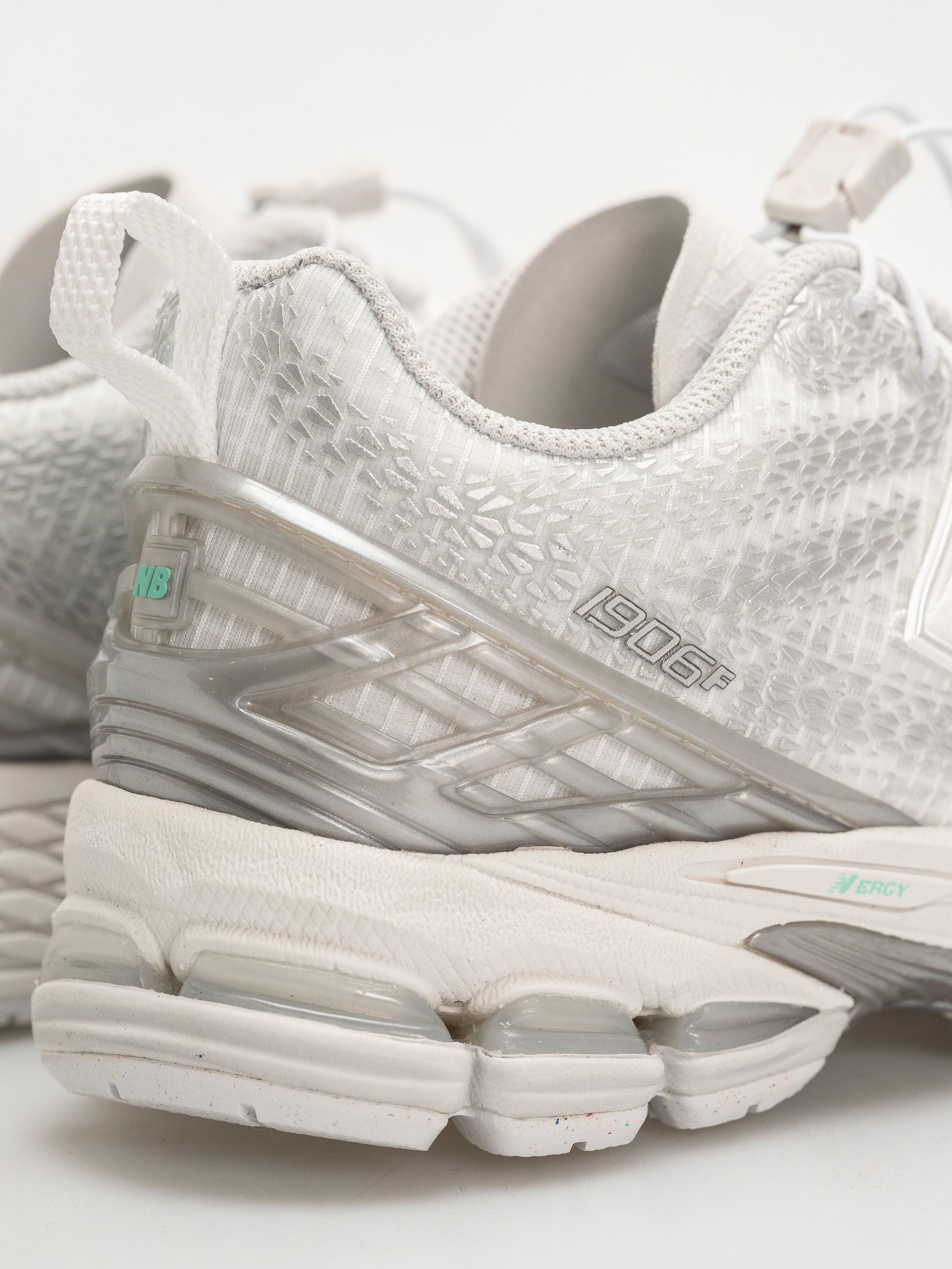 New Balance 1906 Cipők (103 white/silver metallic/deep end)