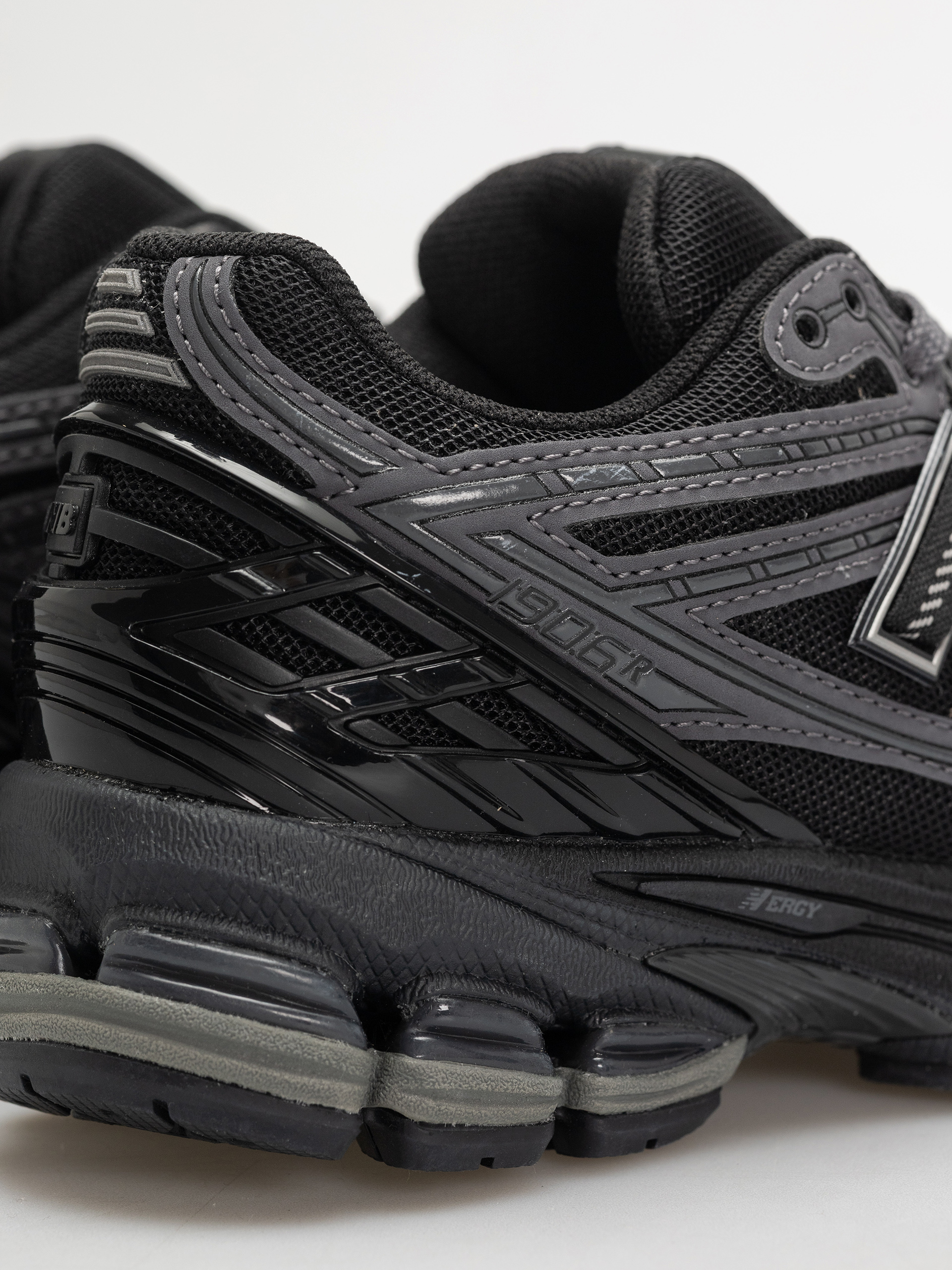 New Balance 1906 Cipők (black)