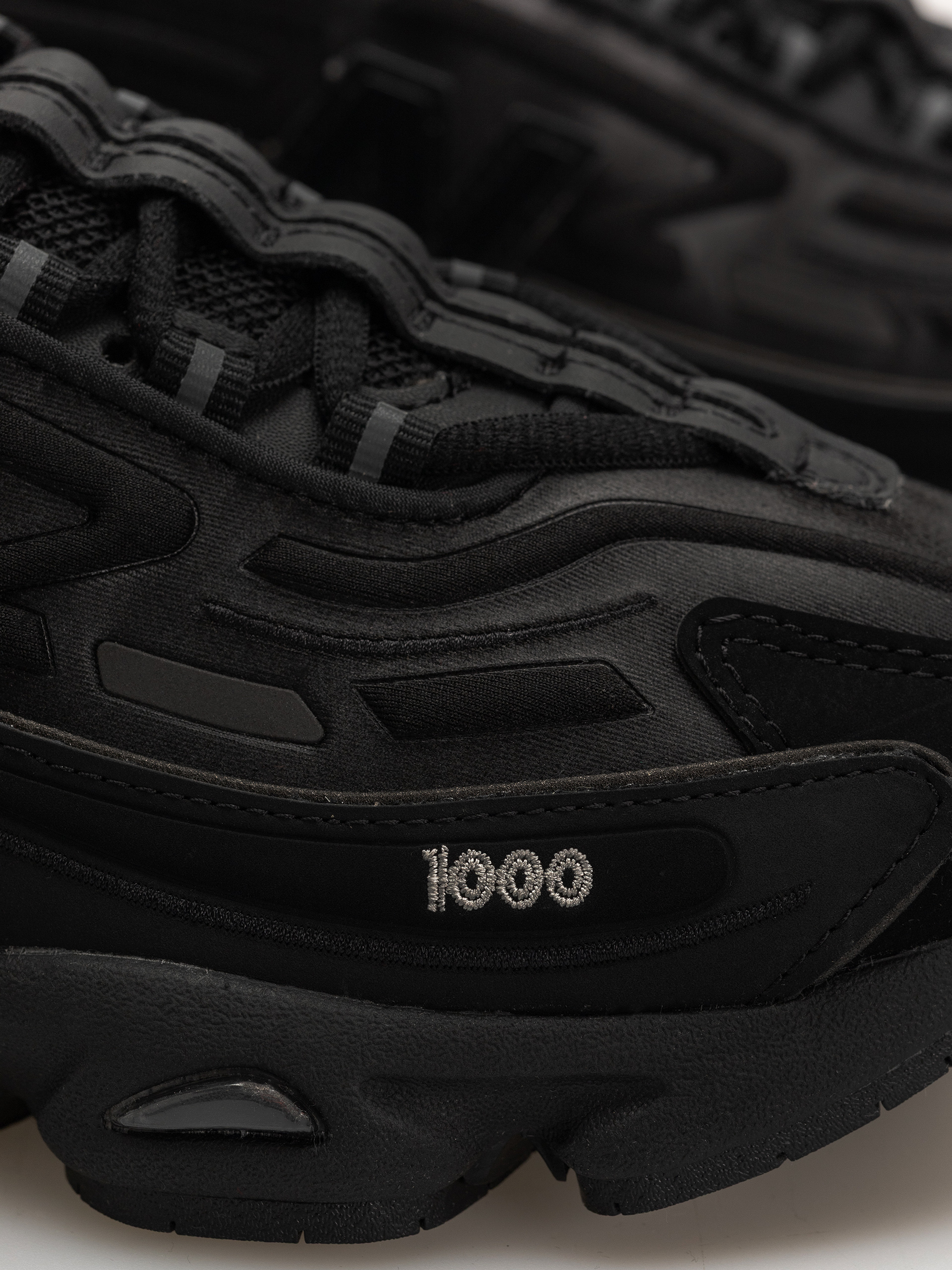 New Balance 1000 Cipők (black/black metallic/light gold metallic b)