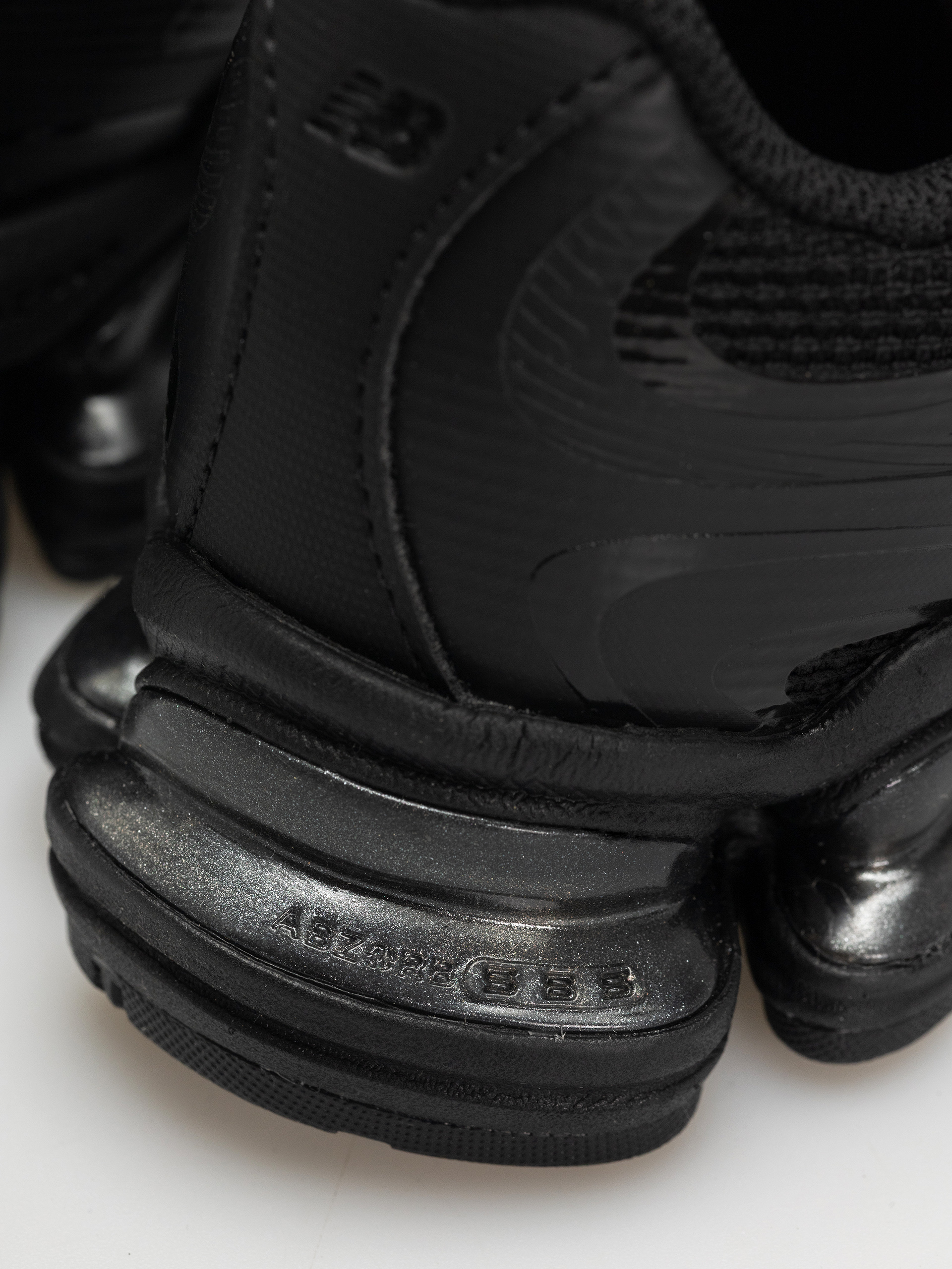 New Balance 2000 Cipők (black/black etb)