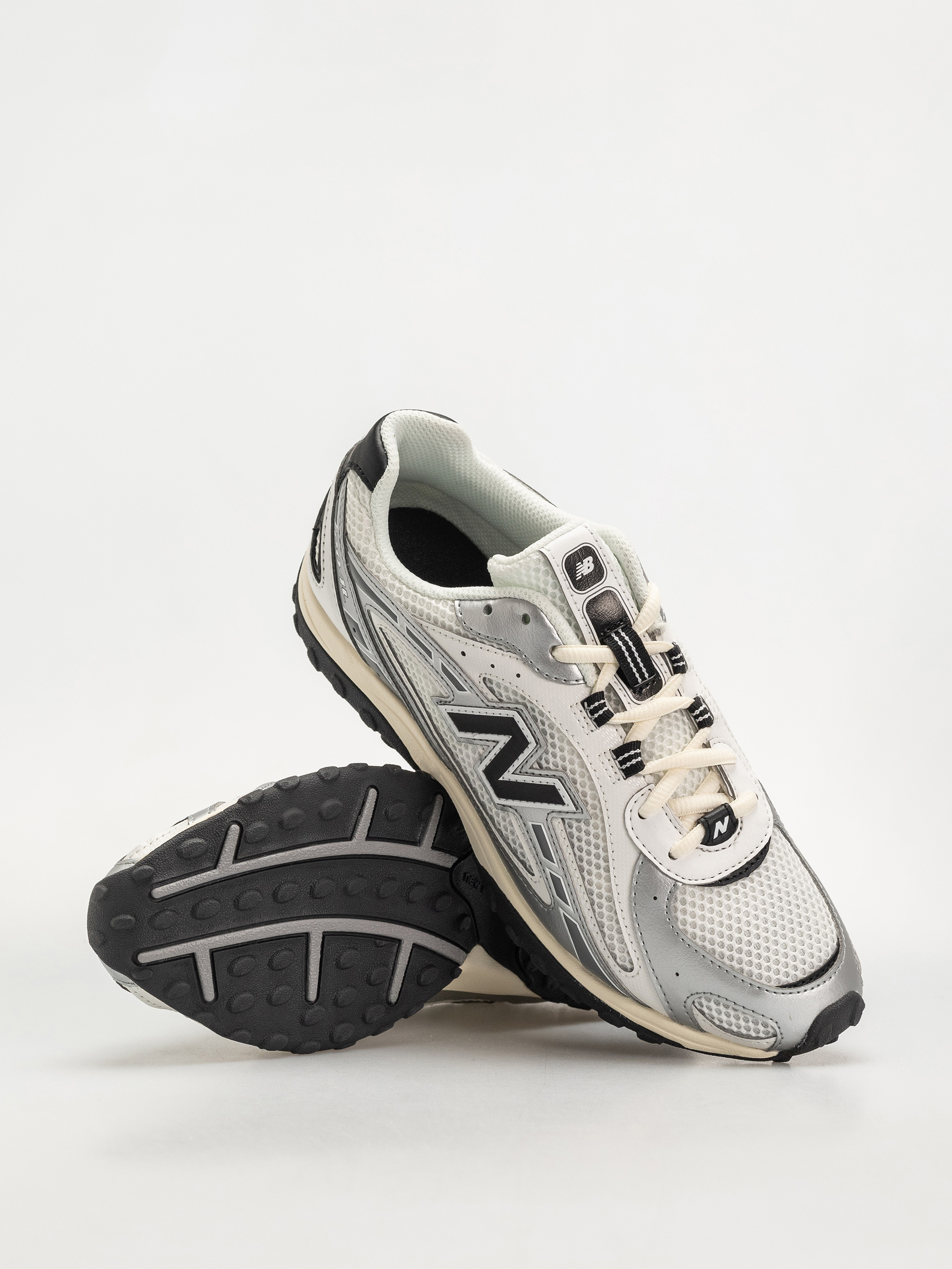 New Balance 204 Cipők (silver metallic/black swd)