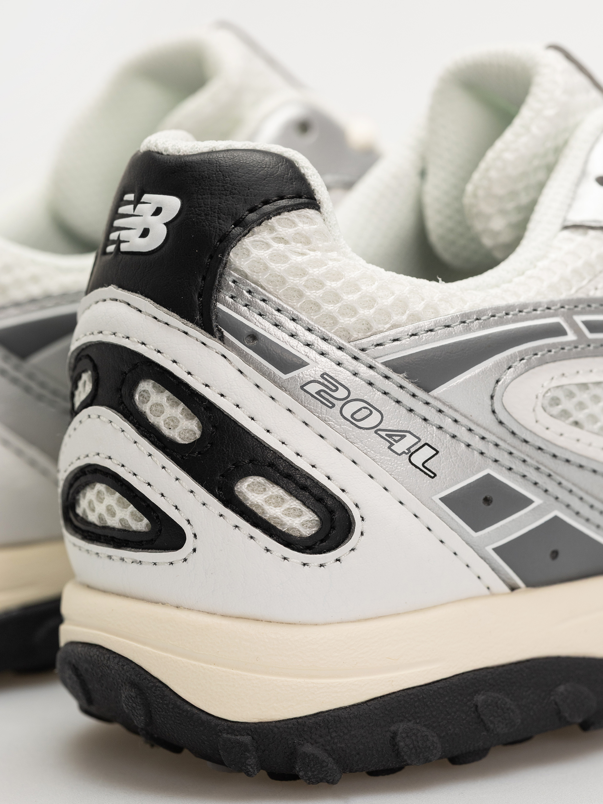New Balance 204 Cipők (silver metallic/black swd)