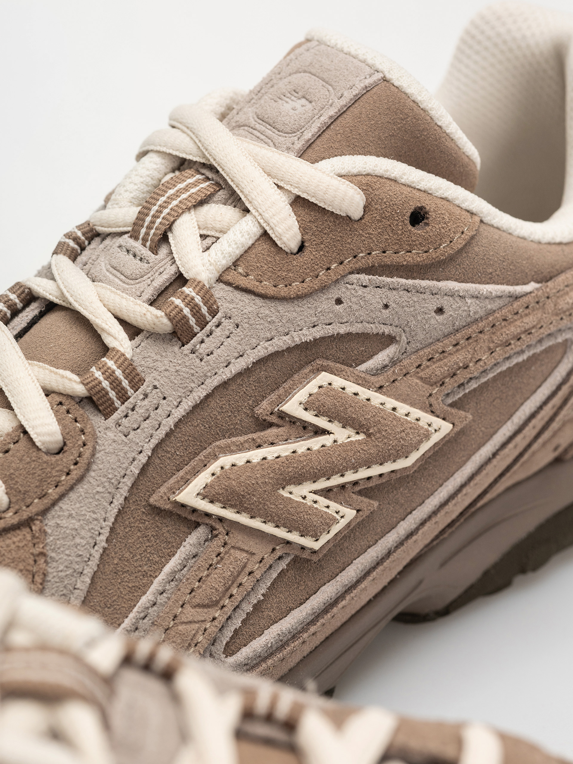 New Balance 204 Cipők (mushroom/arid stone mma)