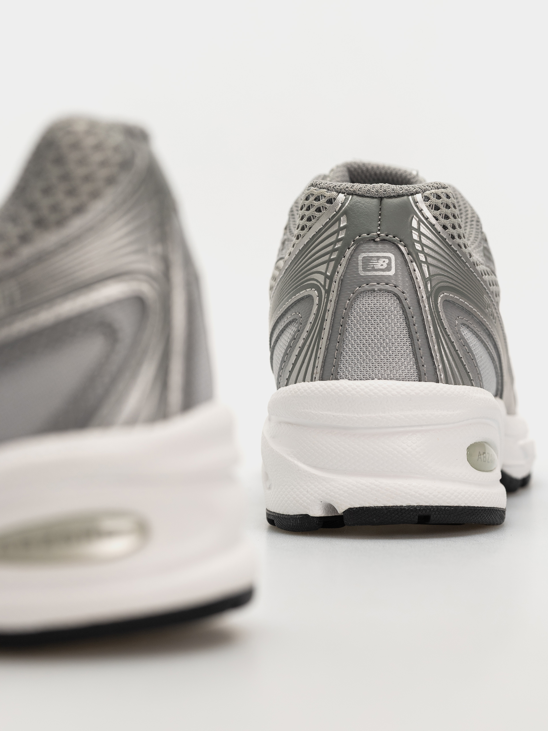 New Balance 740 Cipők (castlerock/slate gray/silver metallic sg2)