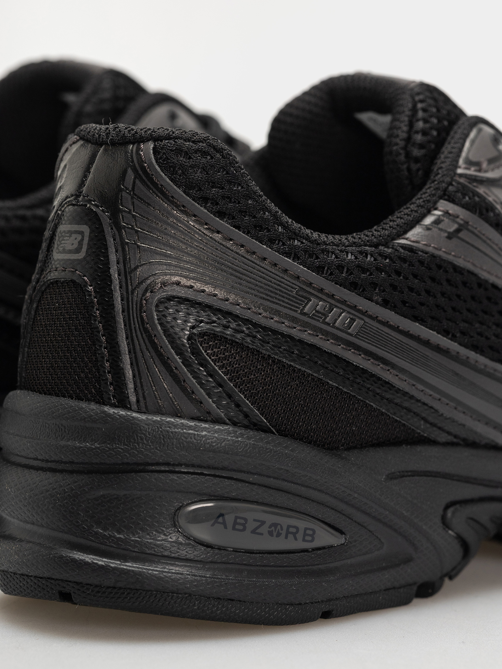 New Balance 740 Cipők (white/silver metallic/black nw2)