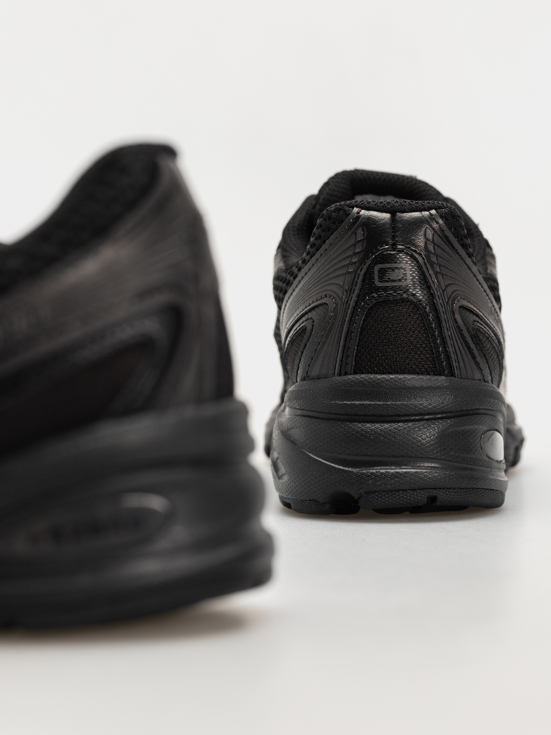 New Balance 740 Cipők (white/silver metallic/black nw2)