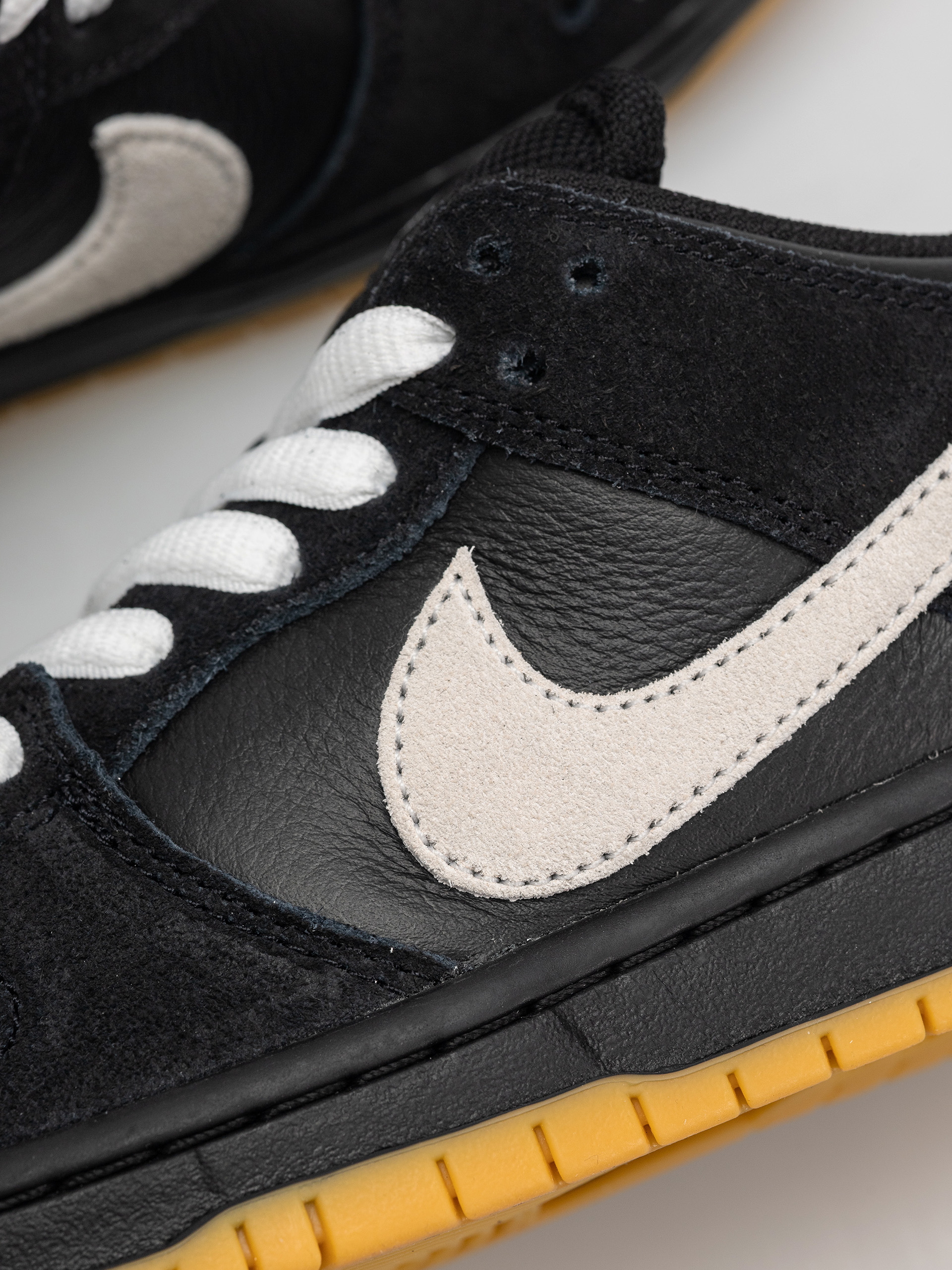 Nike SB Dunk Low Pro Cipők (black/white black gum light brown)