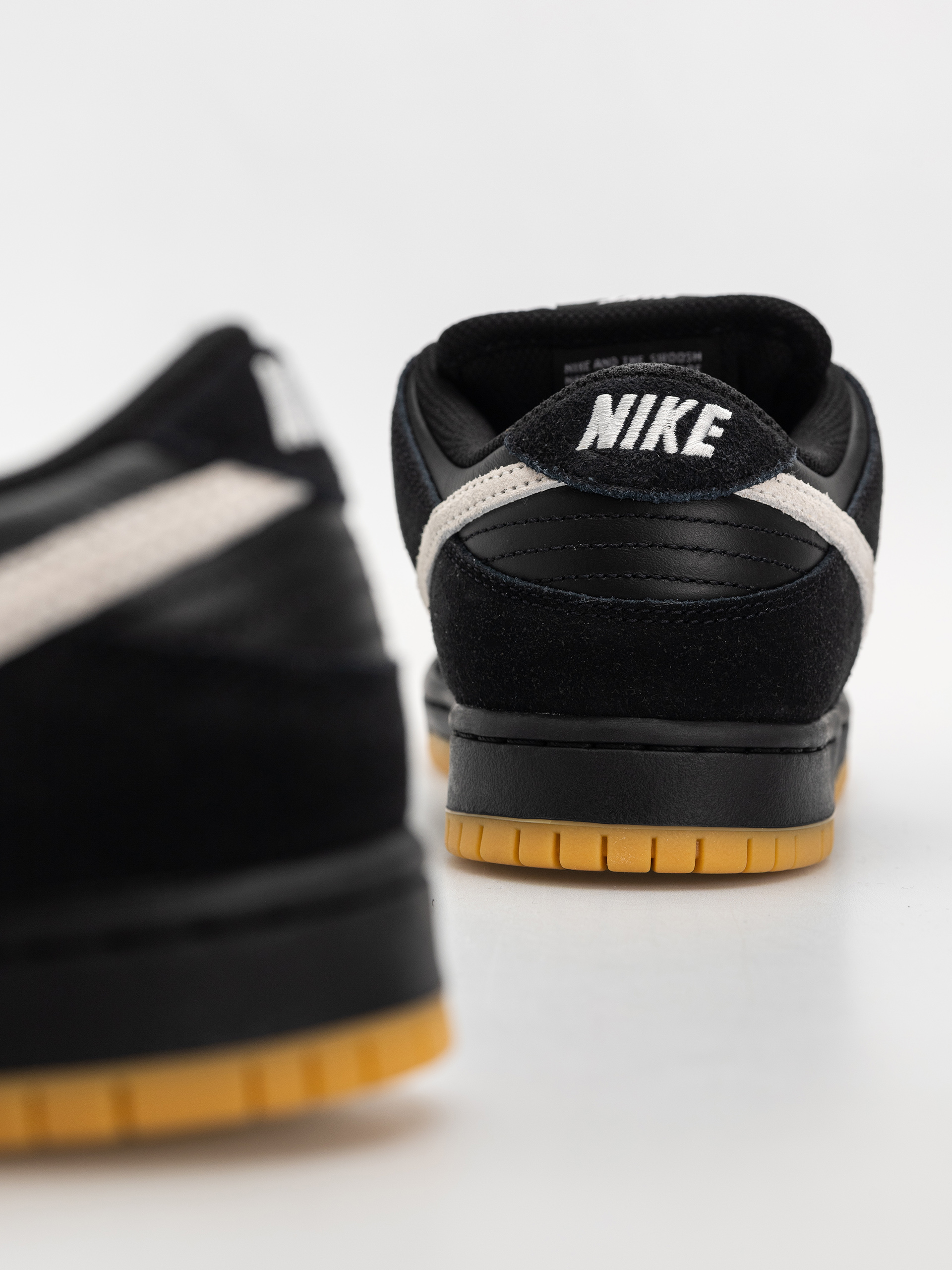 Nike SB Dunk Low Pro Cipők (black/white black gum light brown)