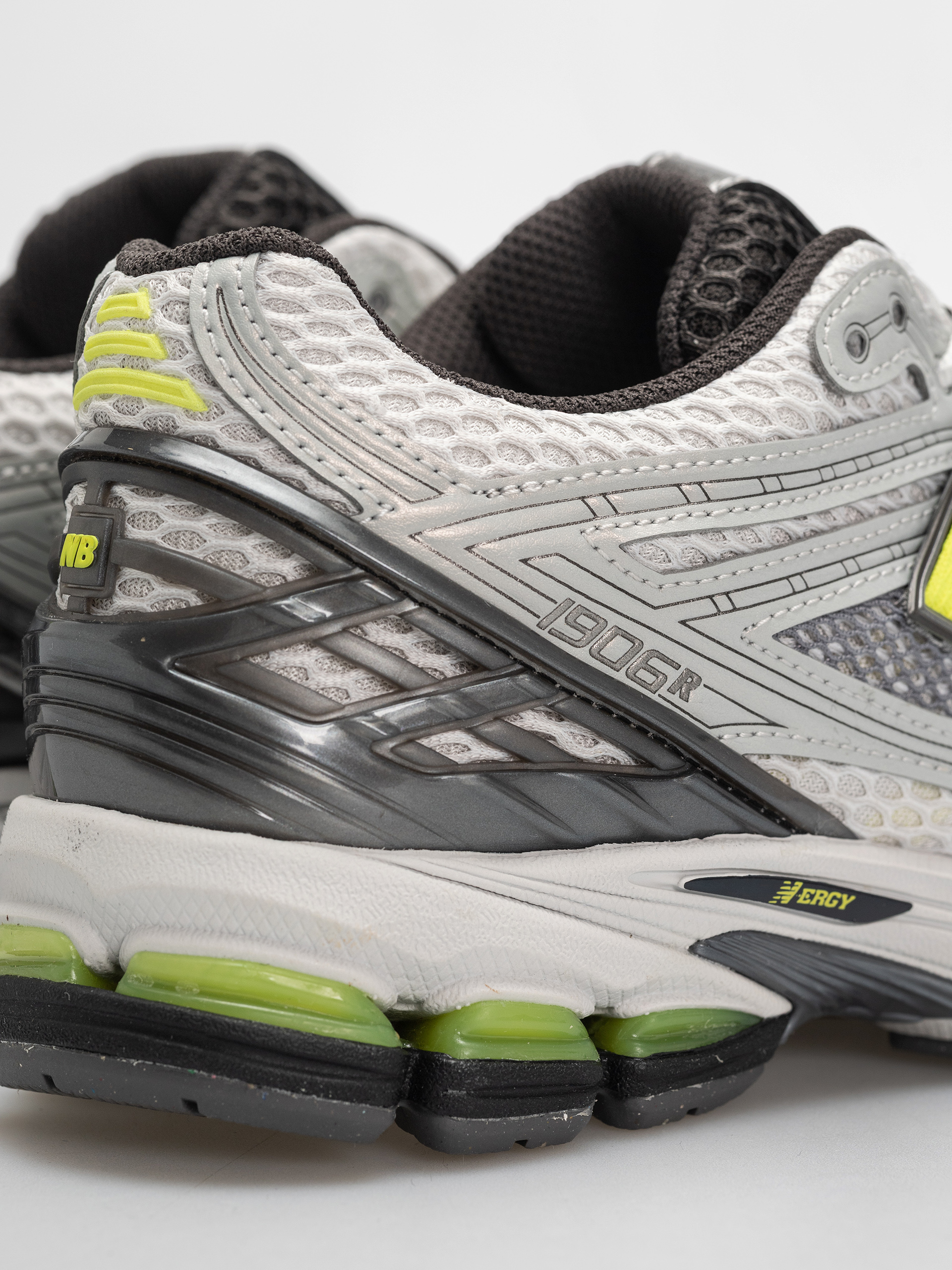 New Balance 1906 Cipők (light silver metallic/alkaline green)