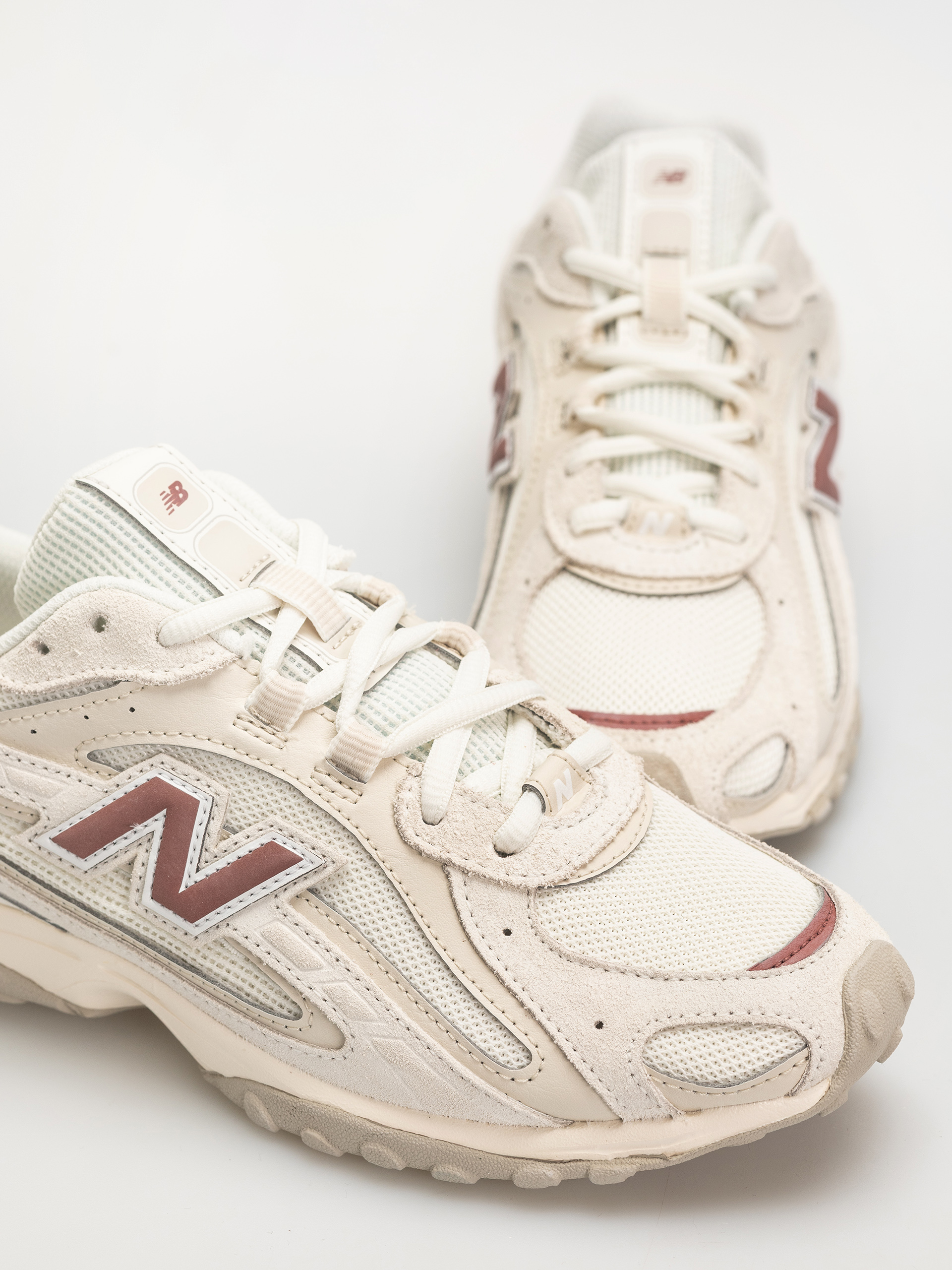 New Balance 204 Cipők (sea salt/red rock)