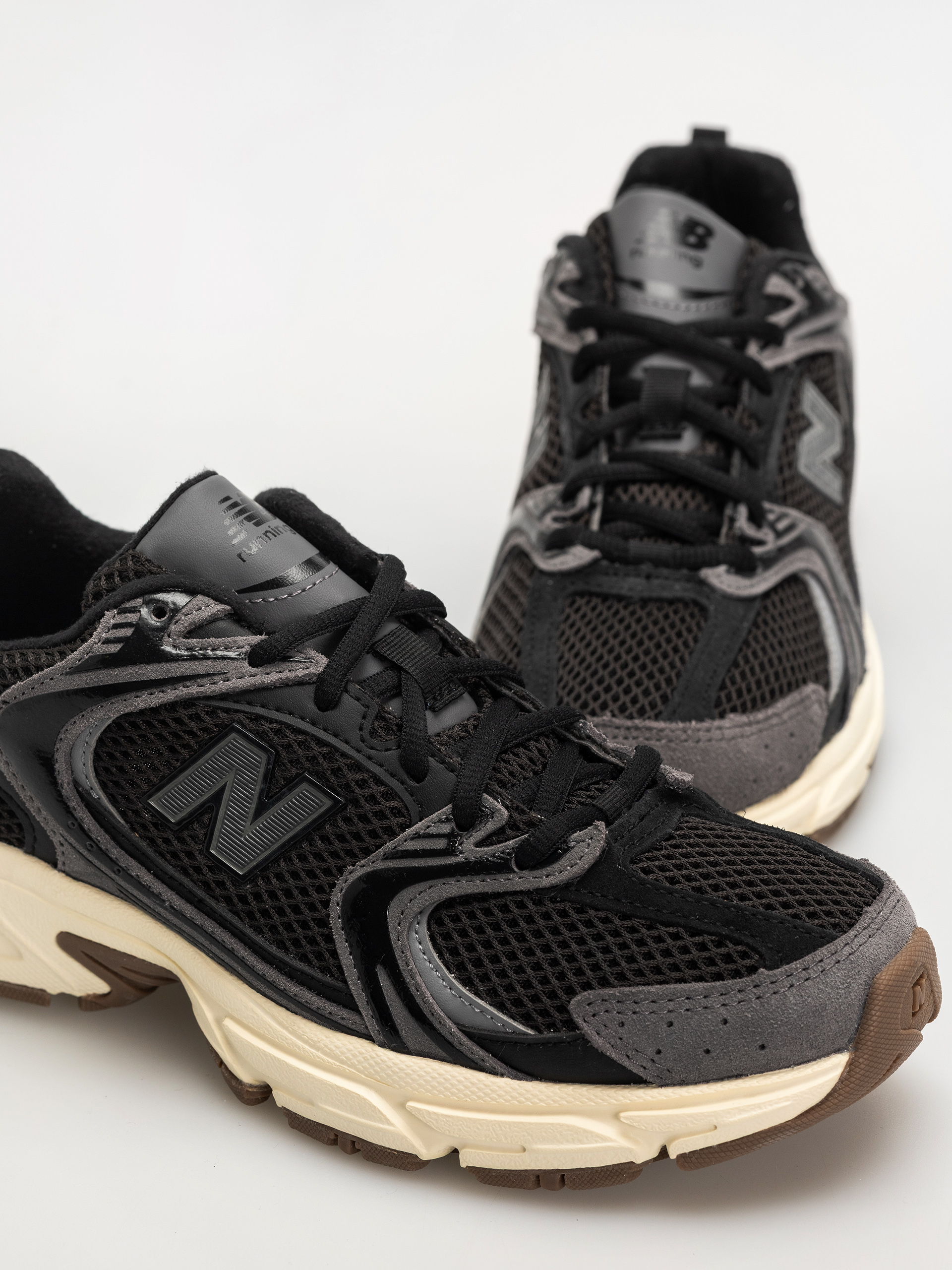 New Balance 530 Cipők (black/castlerock)
