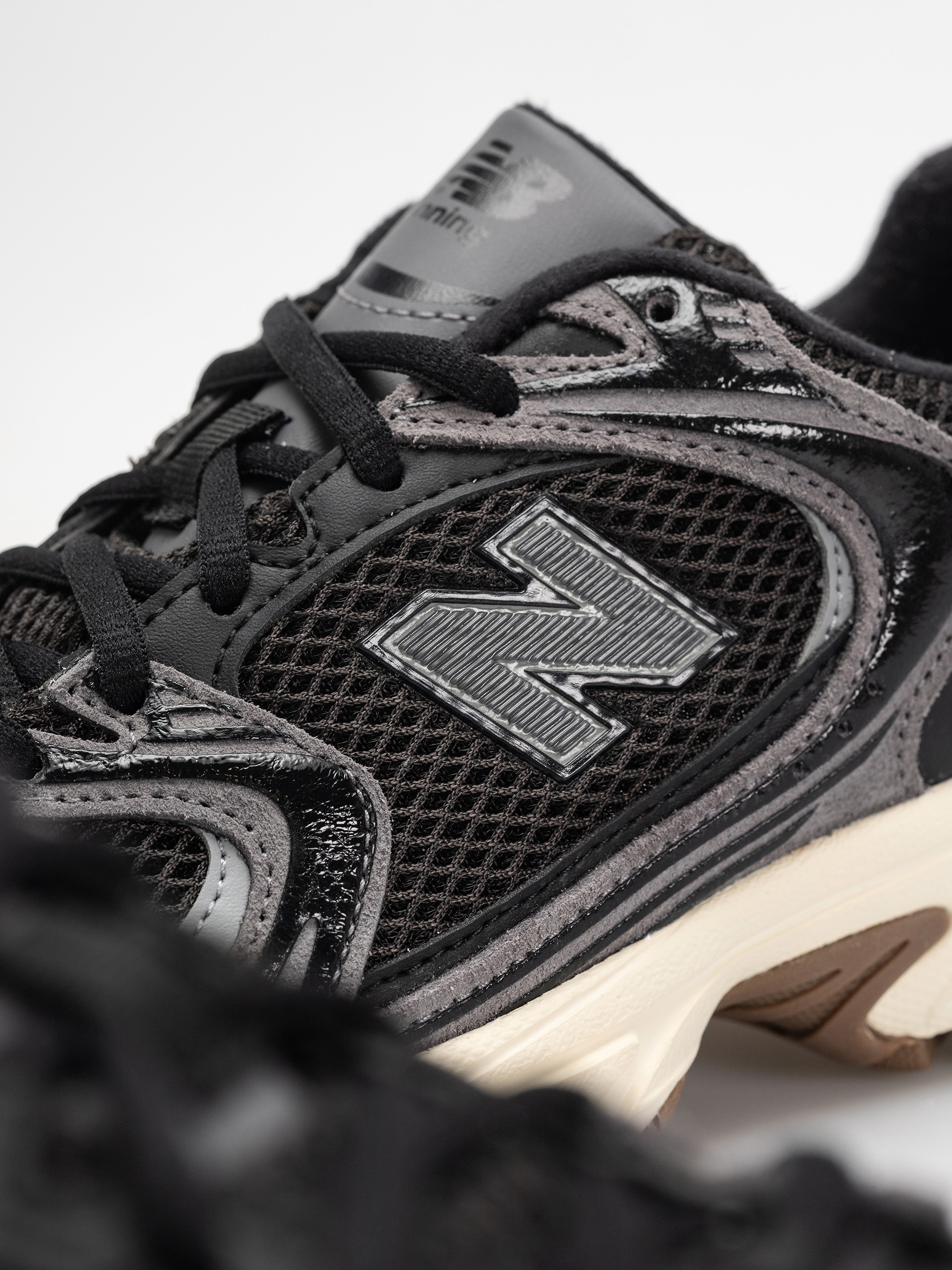 New Balance 530 Cipők (black/castlerock)