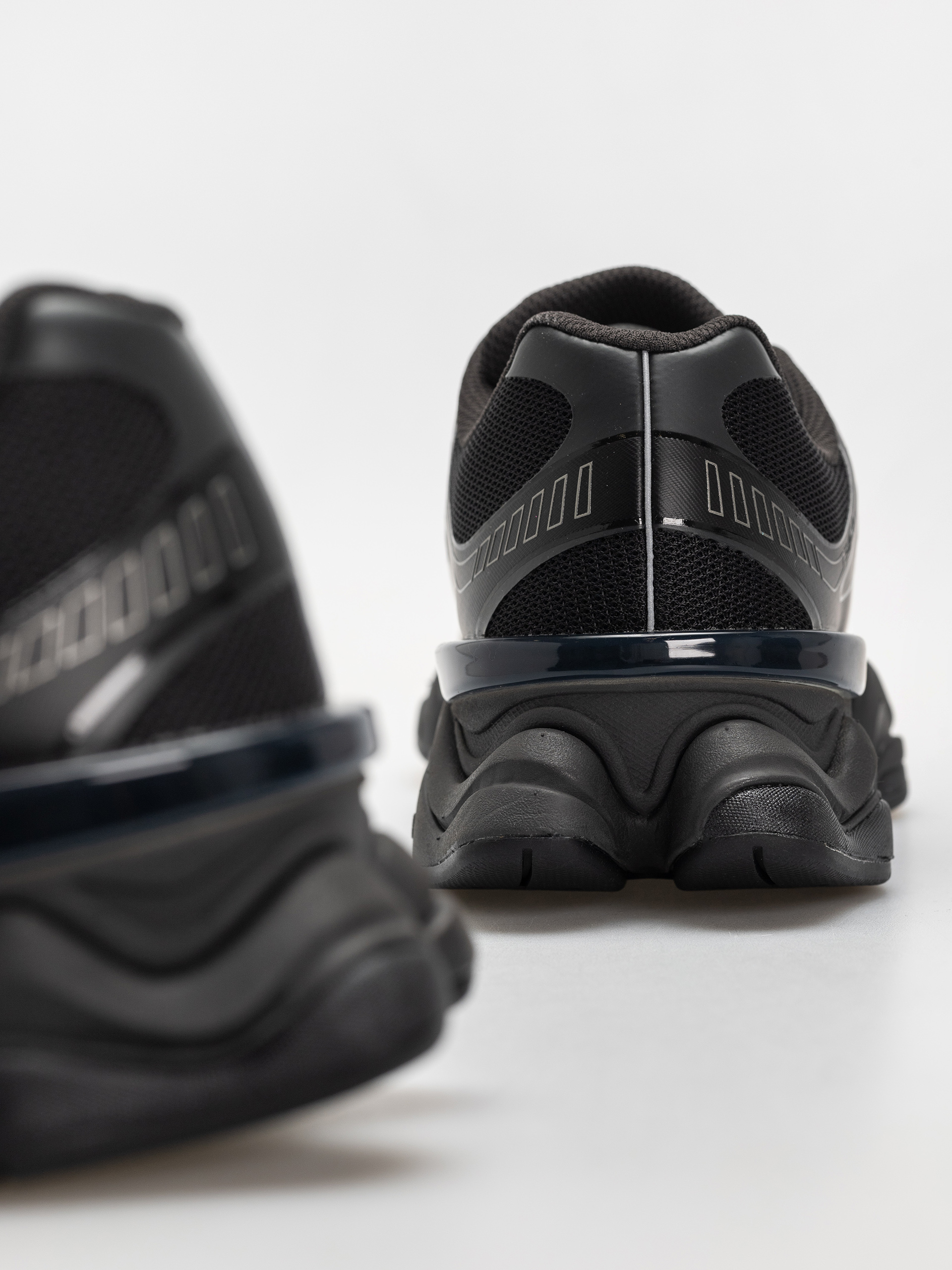 New Balance 9060 Cipők (black/faded black)