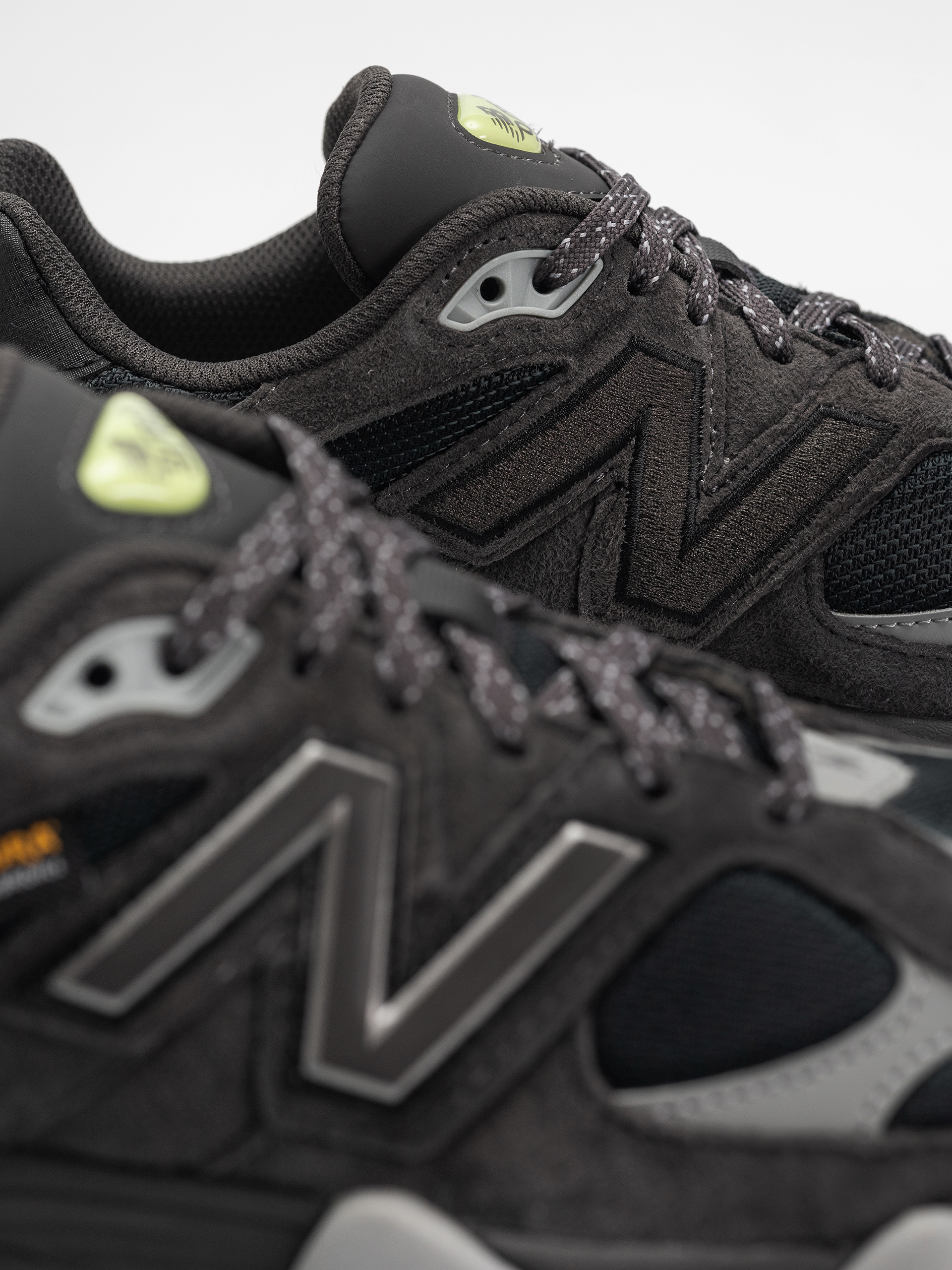 New Balance 9060 Cipők (black cement/dry lime)