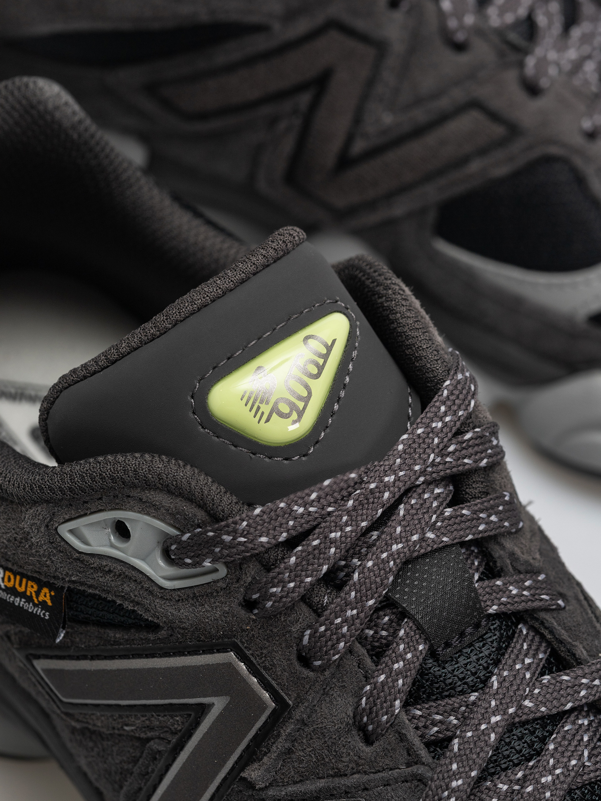 New Balance 9060 Cipők (black cement/dry lime)