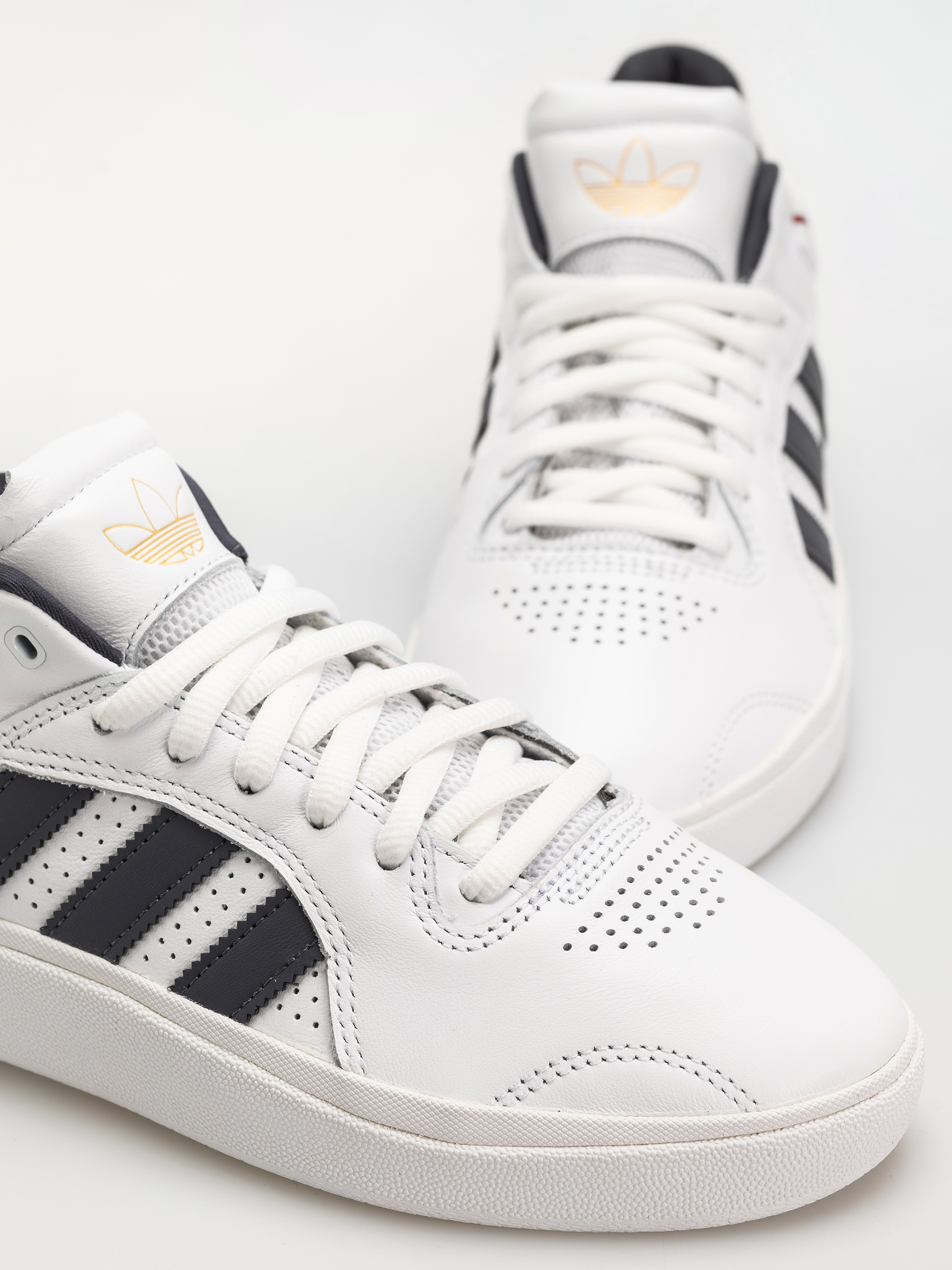 adidas Tyshawn Cipők (ftwwht/colred)