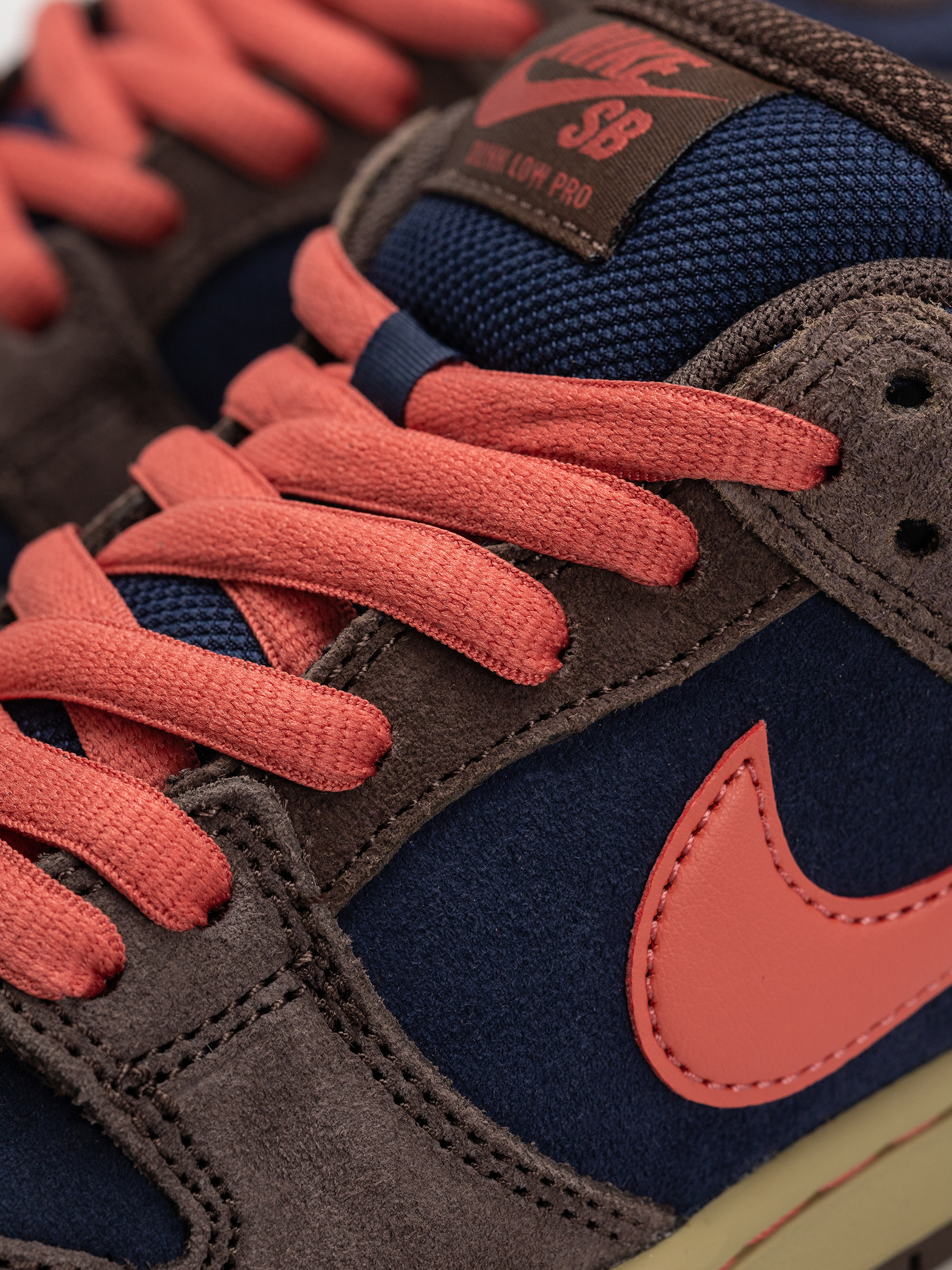 Nike SB Dunk Low Pro Cipők (baroque brown/adobe midnight navy)