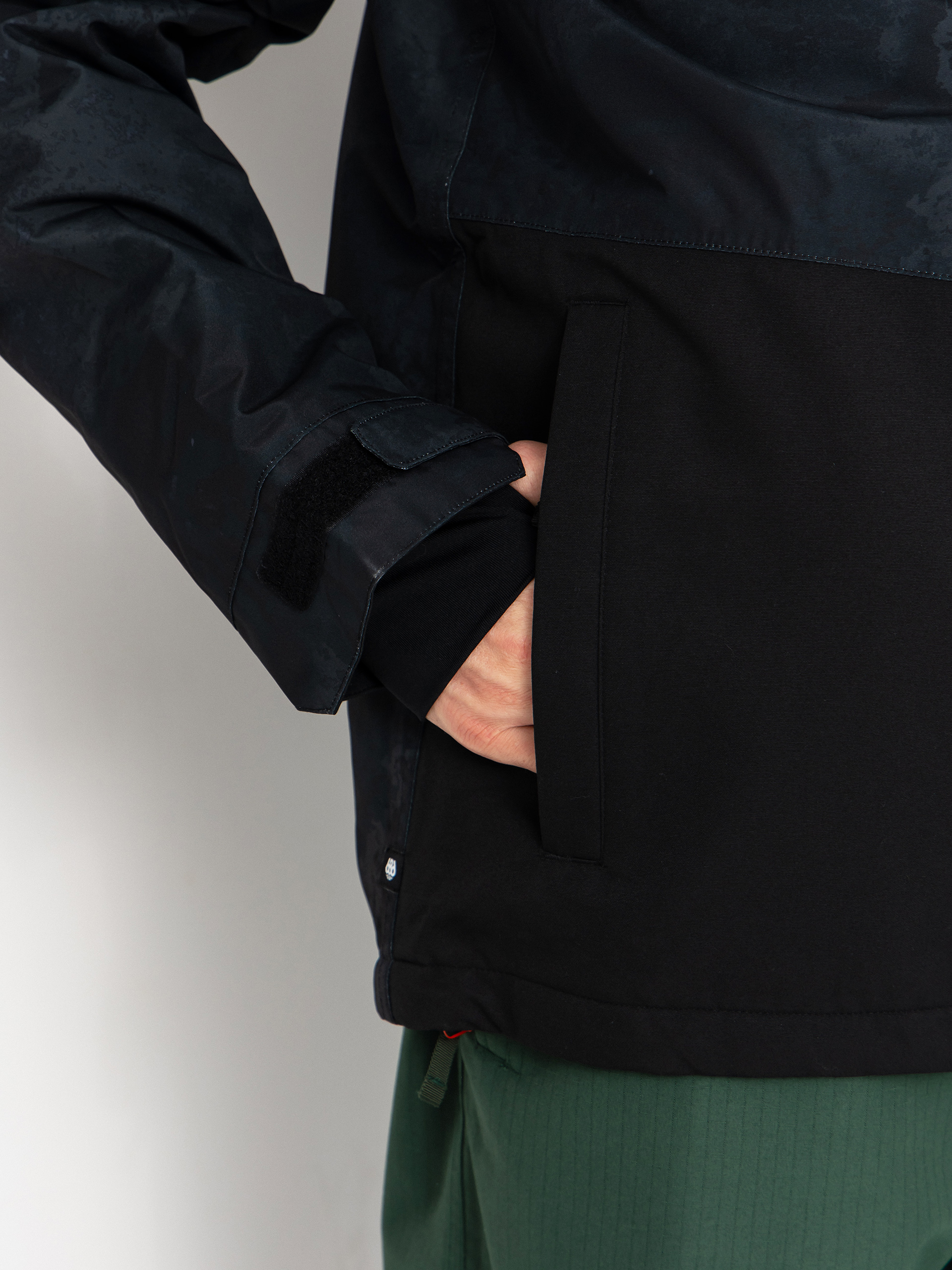 Férfi Snowboard dzseki 686 Geo Insulated (black hemisphere)