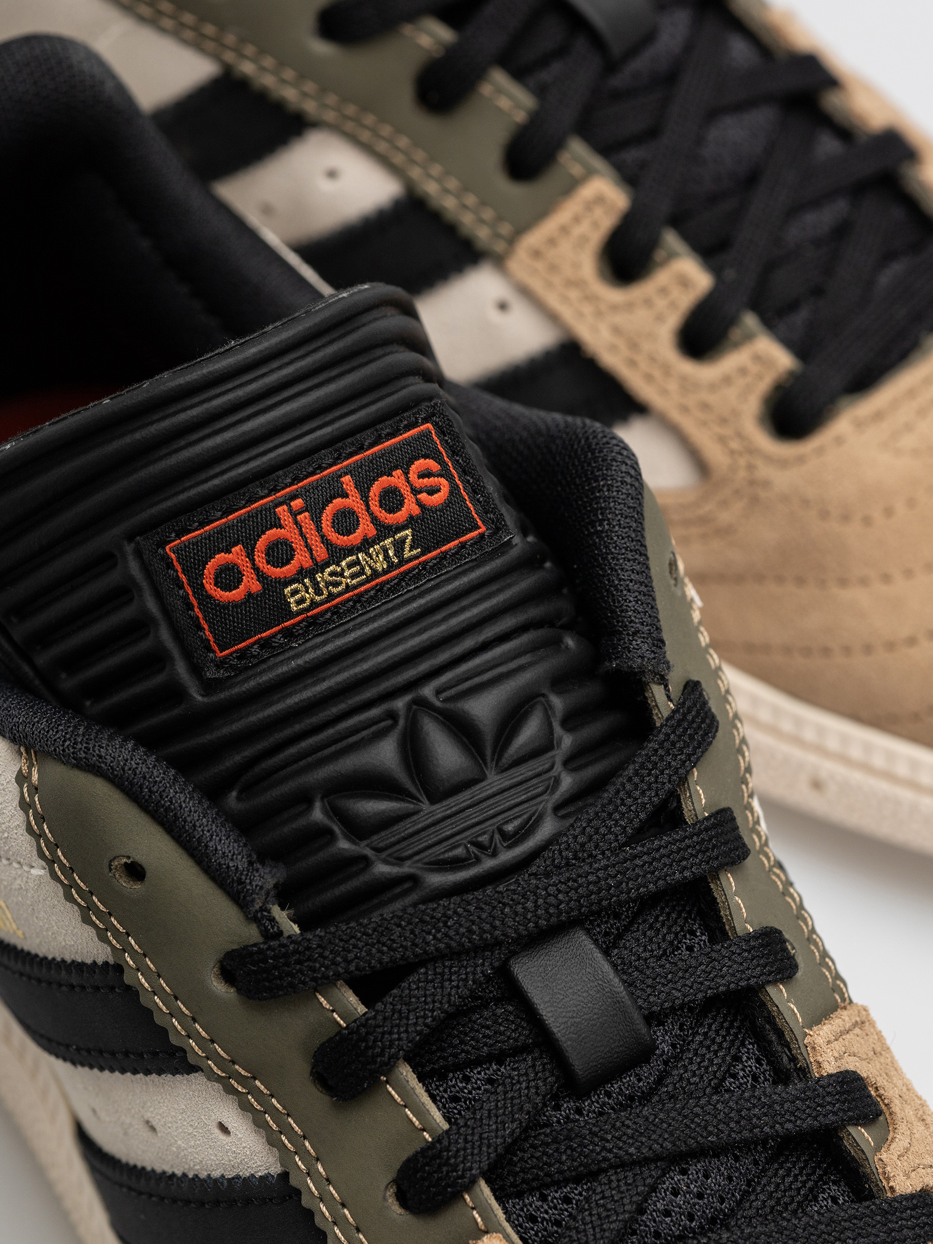 adidas Busenitz Cipők (cardbo/cblack/olistr)