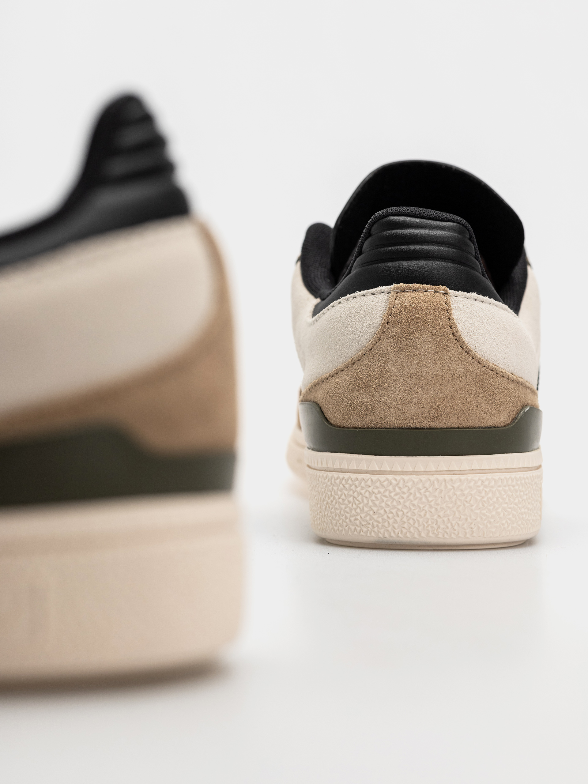 adidas Busenitz Cipők (cardbo/cblack/olistr)