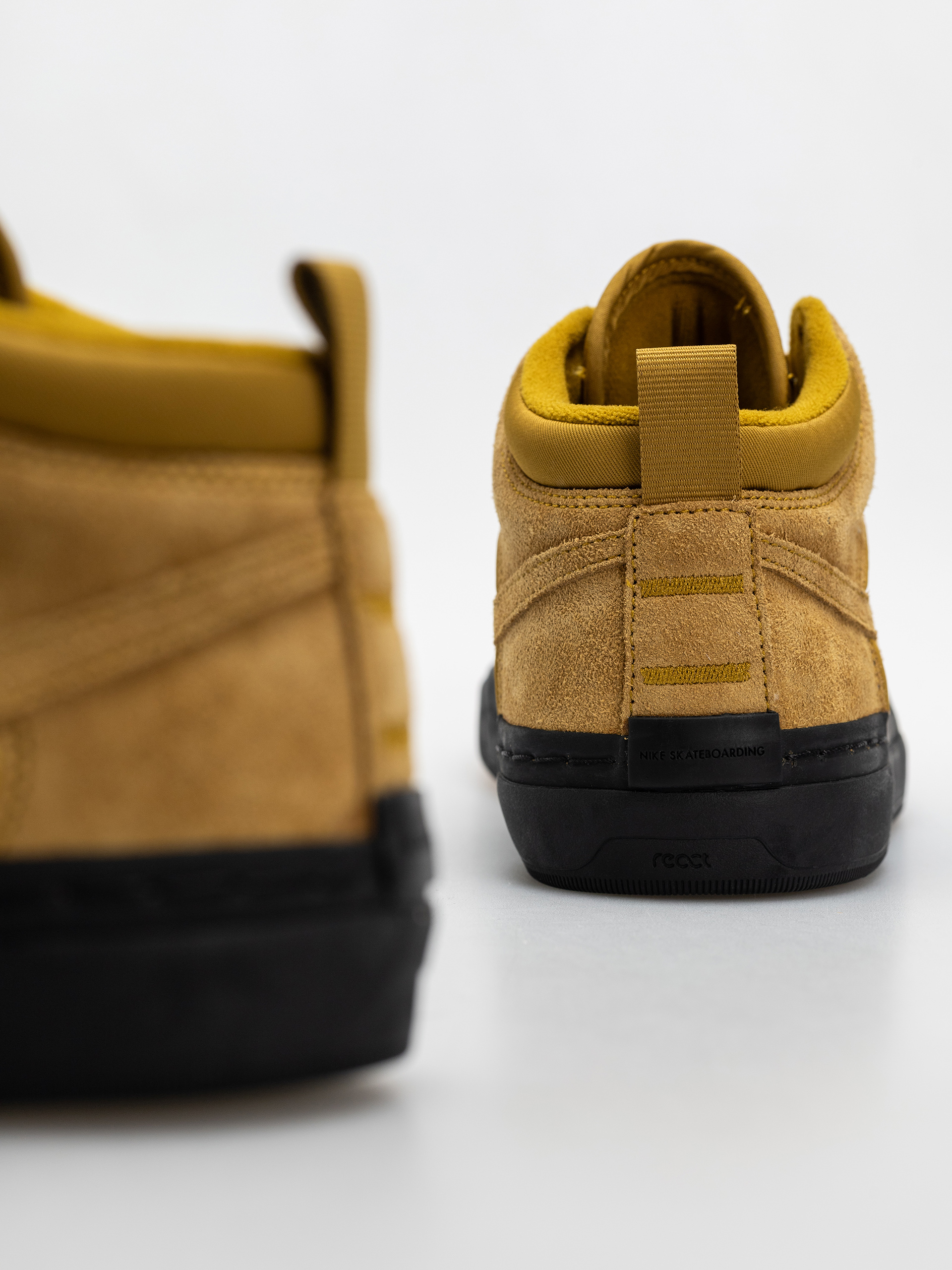Nike SB React Leo Cipők (bronzine/bronzine black)
